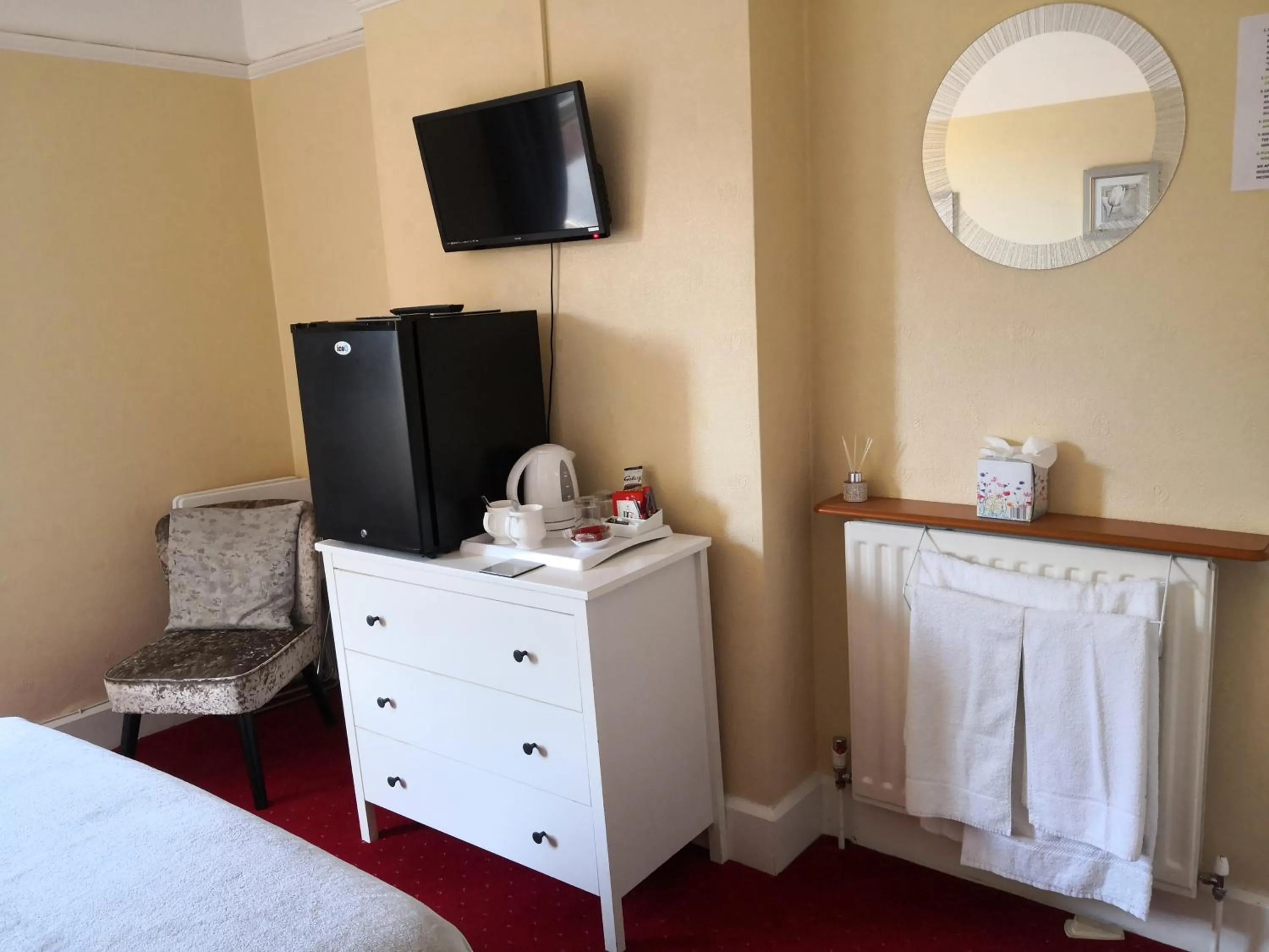 Bedroom, Bed in Ashgrove House