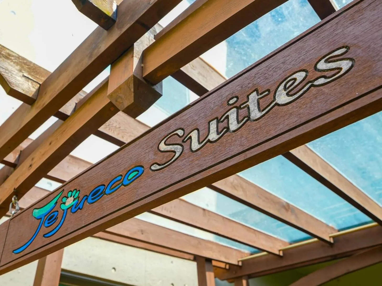 Logo/Certificate/Sign in Jeju Eco Suites