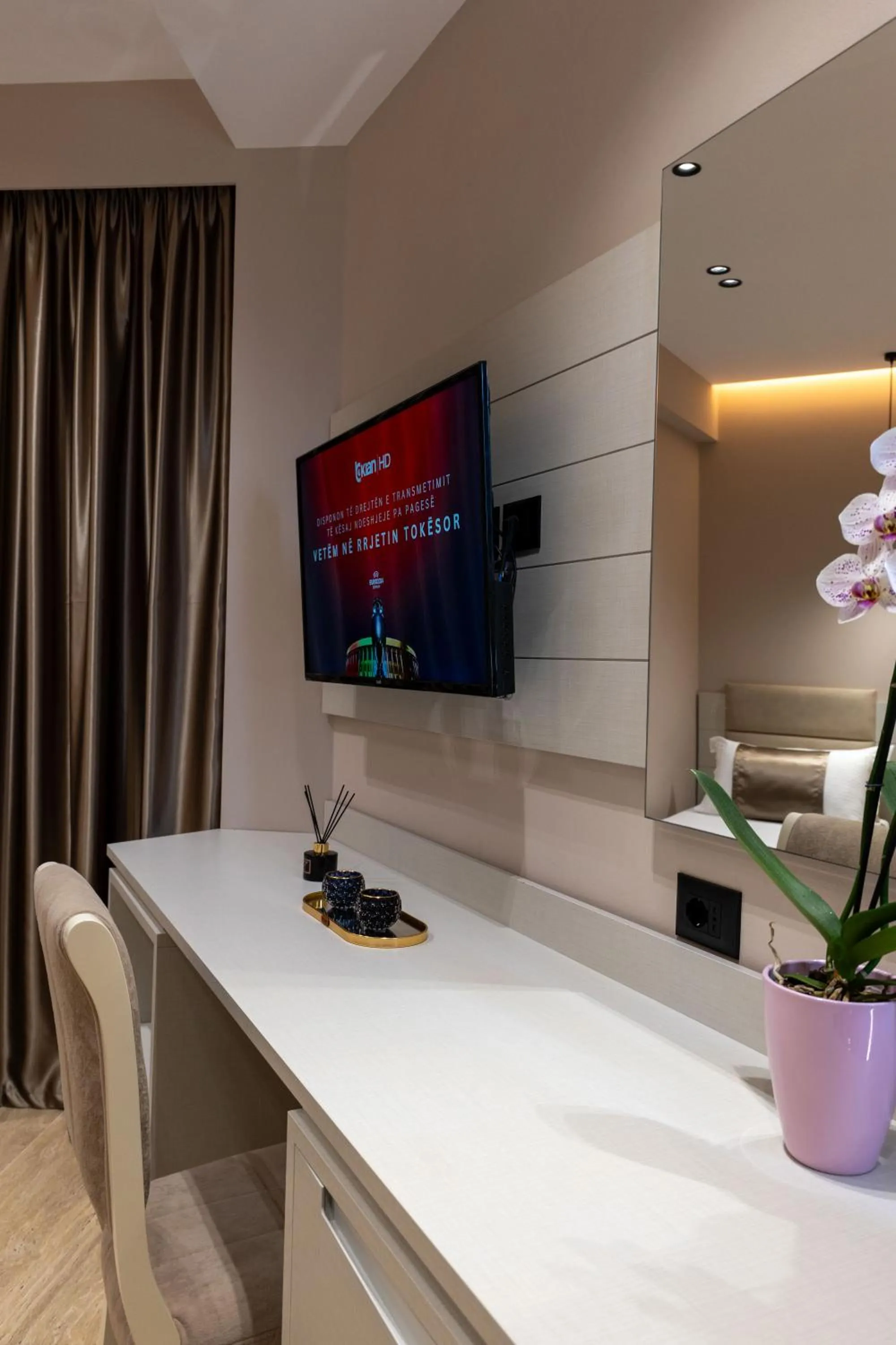 TV and multimedia in Grand Hotel Aita