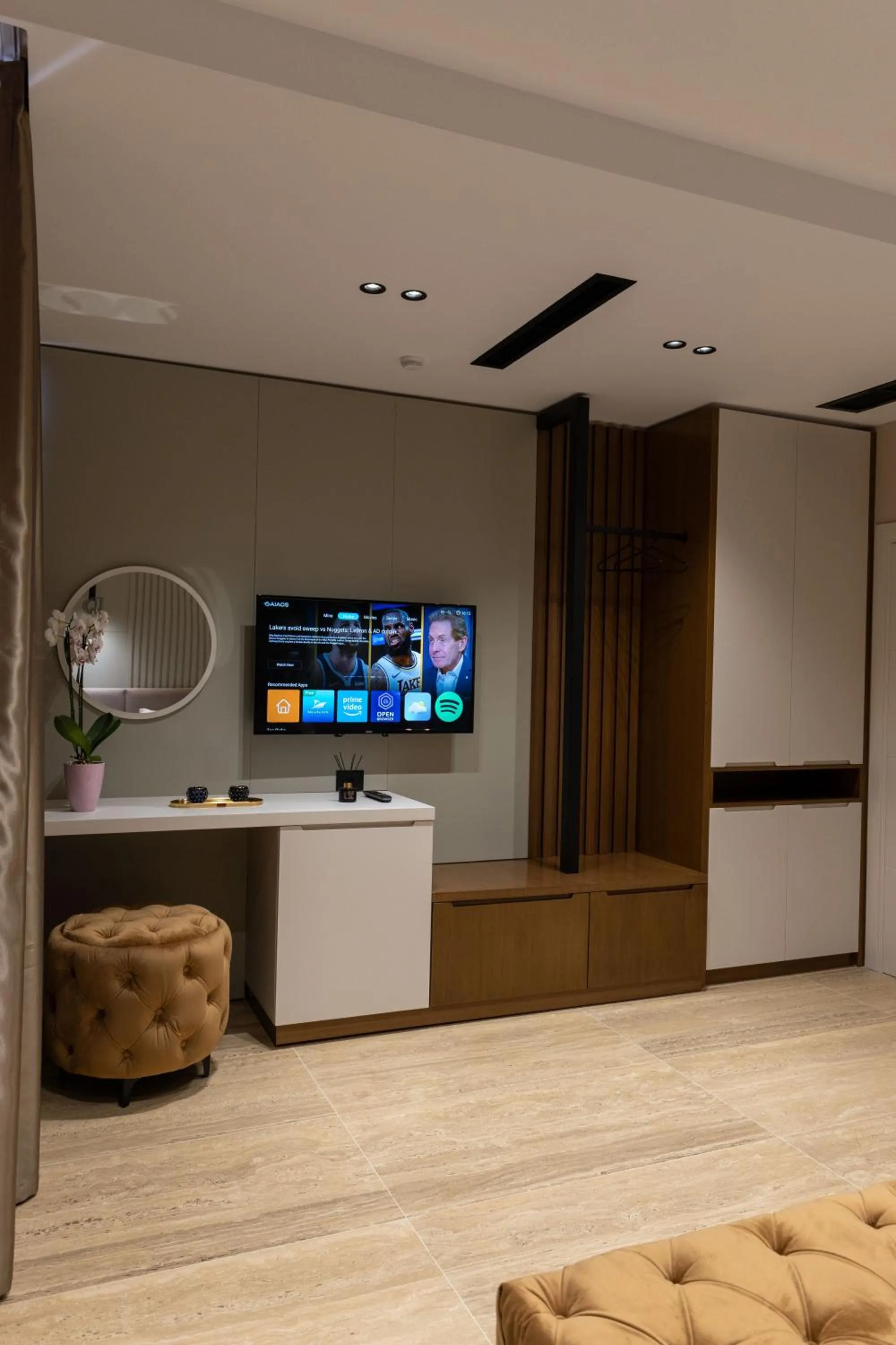 TV and multimedia in Grand Hotel Aita