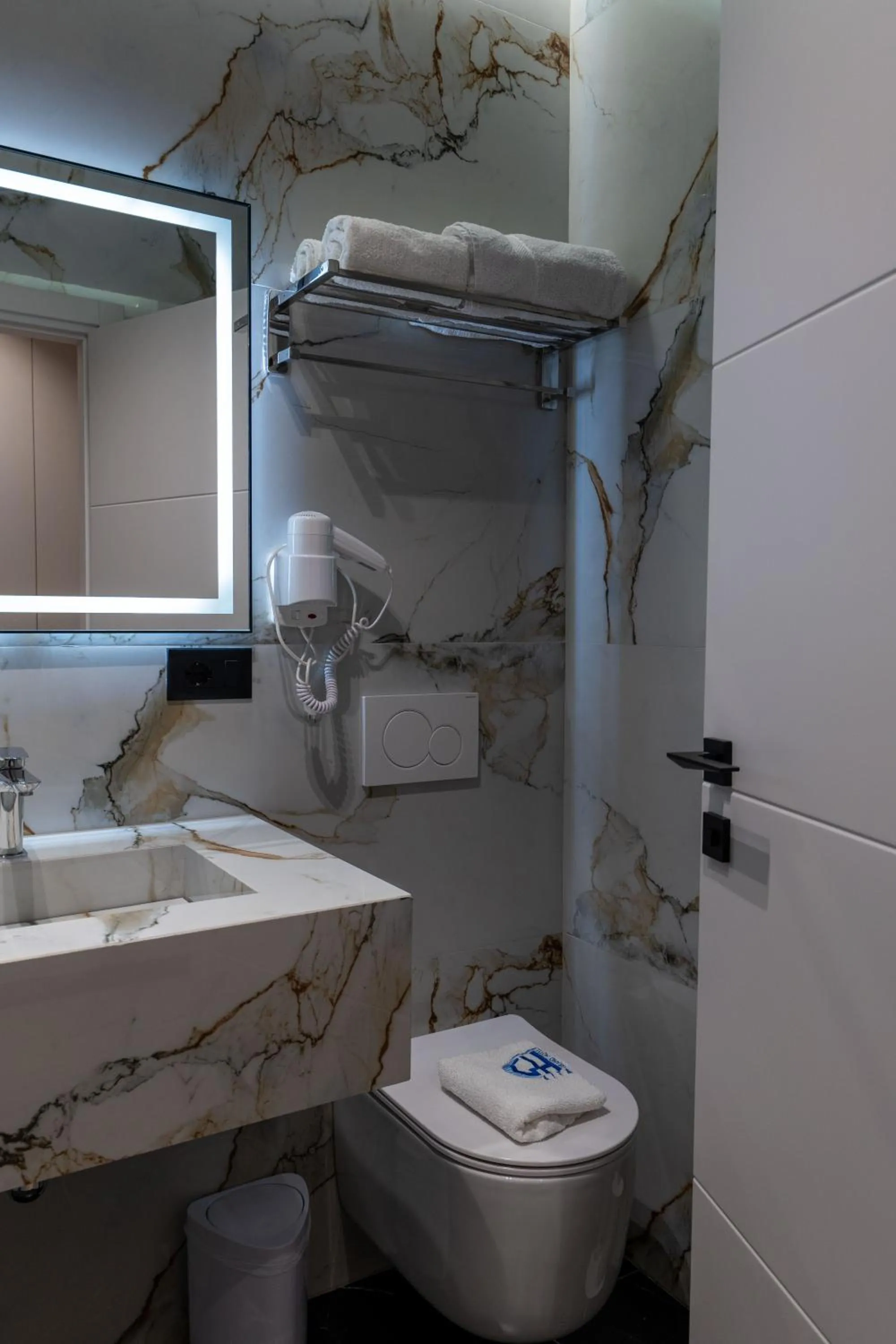 Bathroom in Grand Hotel Aita