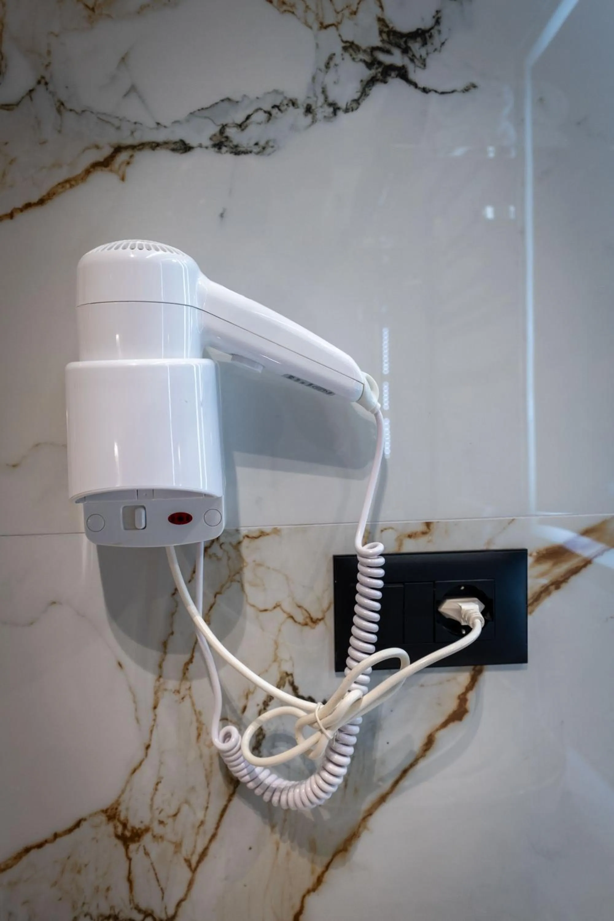 hair dryier in Grand Hotel Aita