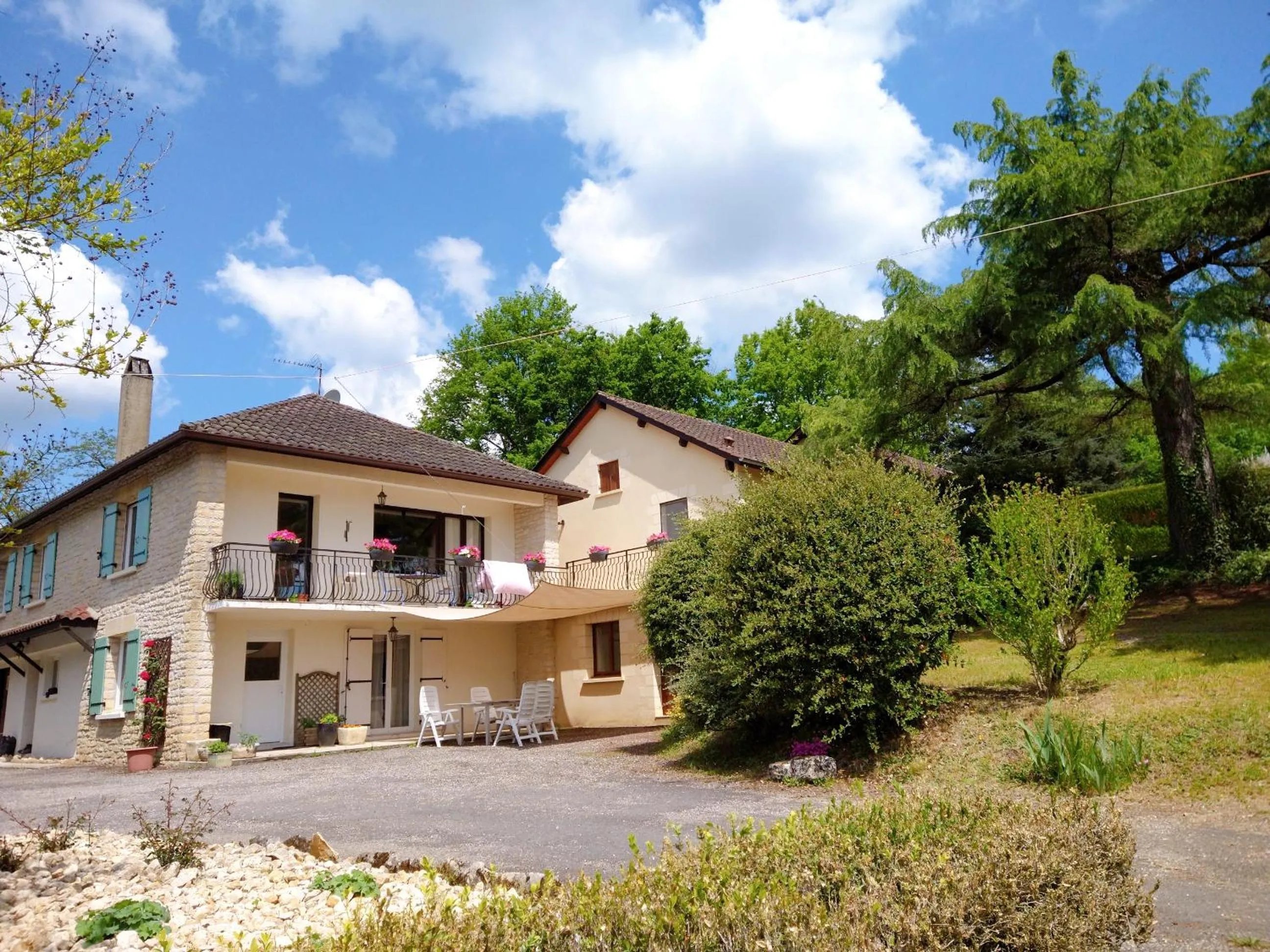 Property building in La Colline - Chambre d'hôtes - B&B
