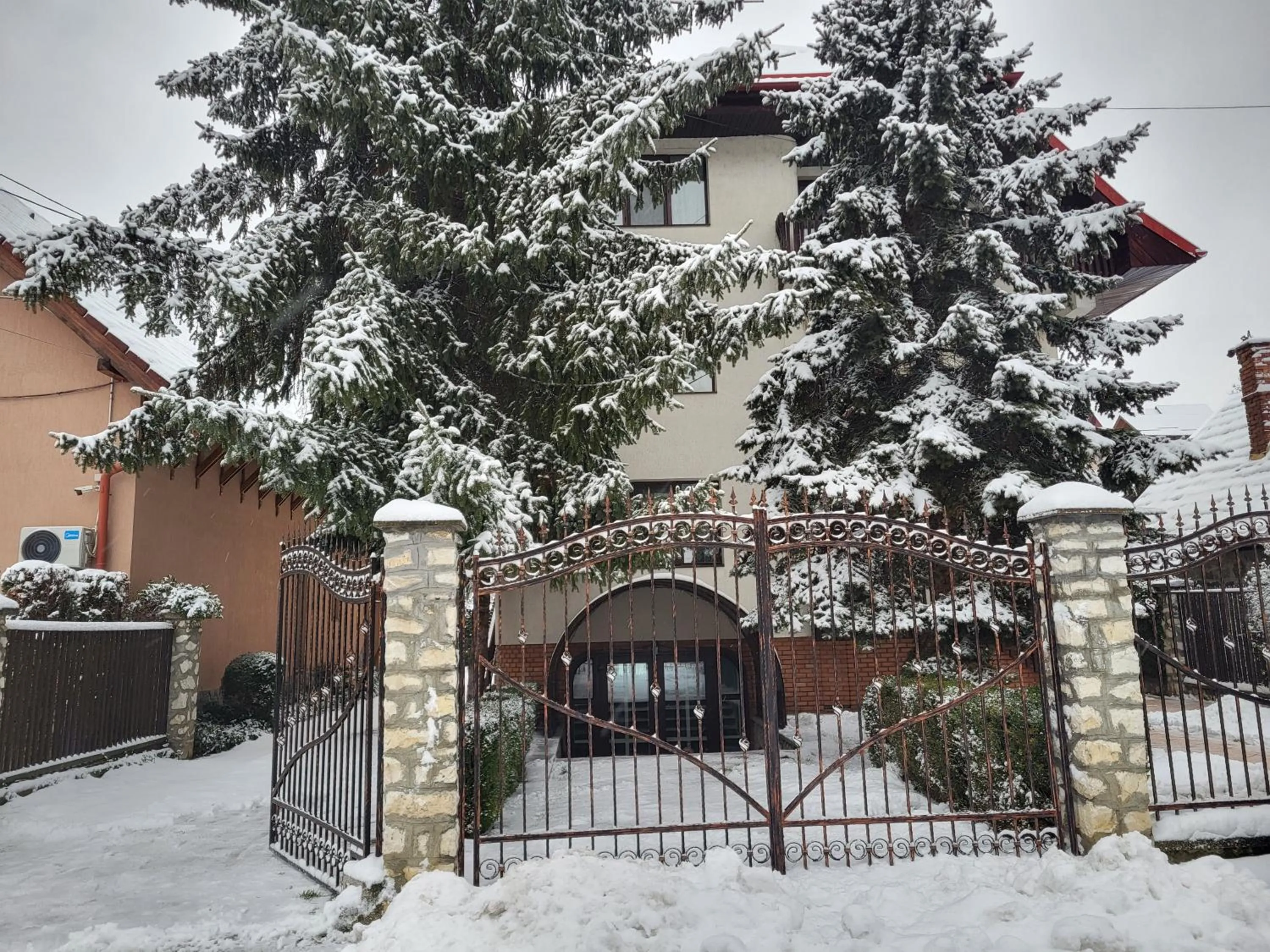 Property building in Csaki Vendeghaz