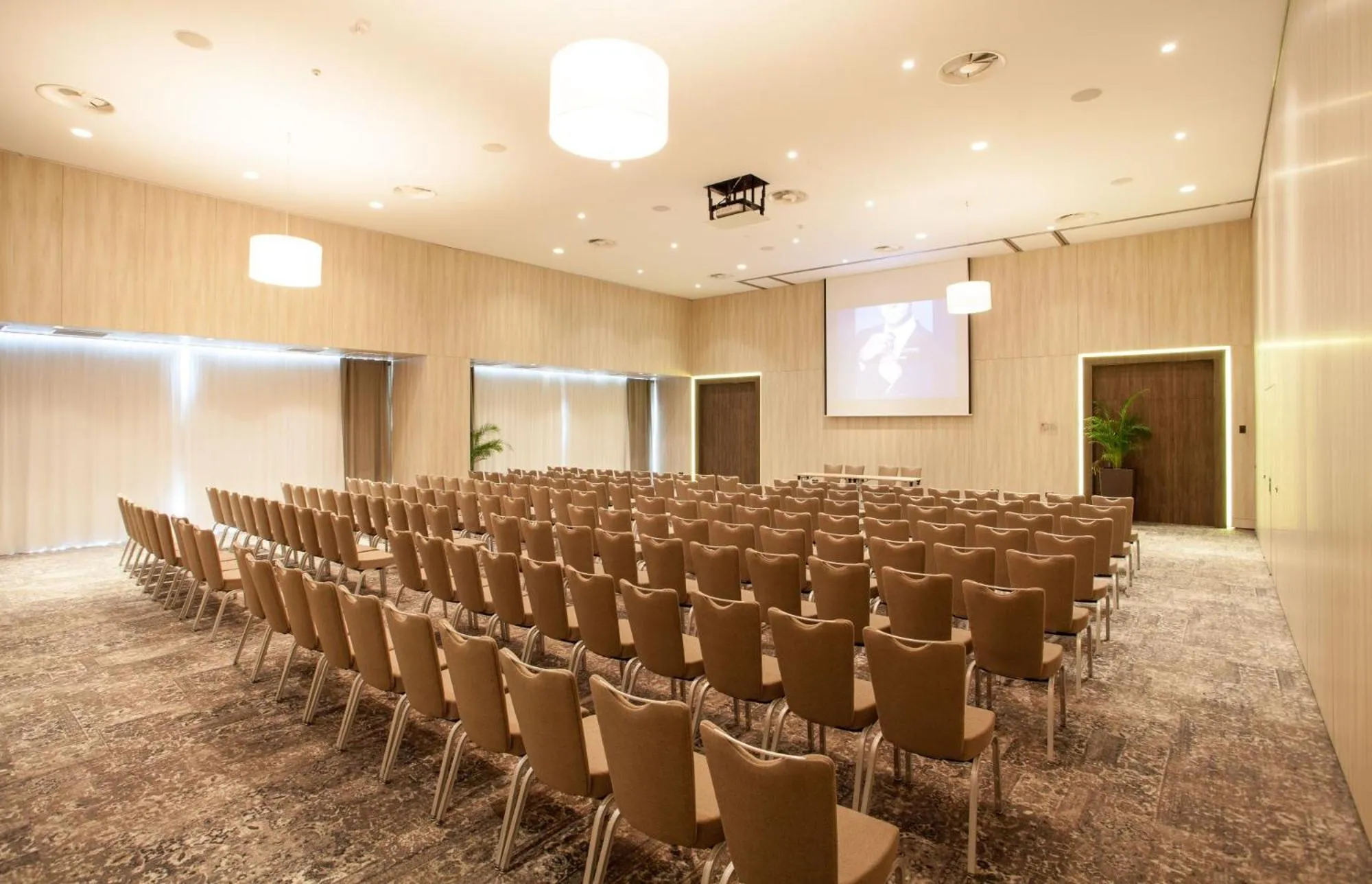 Meeting/conference room in Kronwell Brasov Hotel
