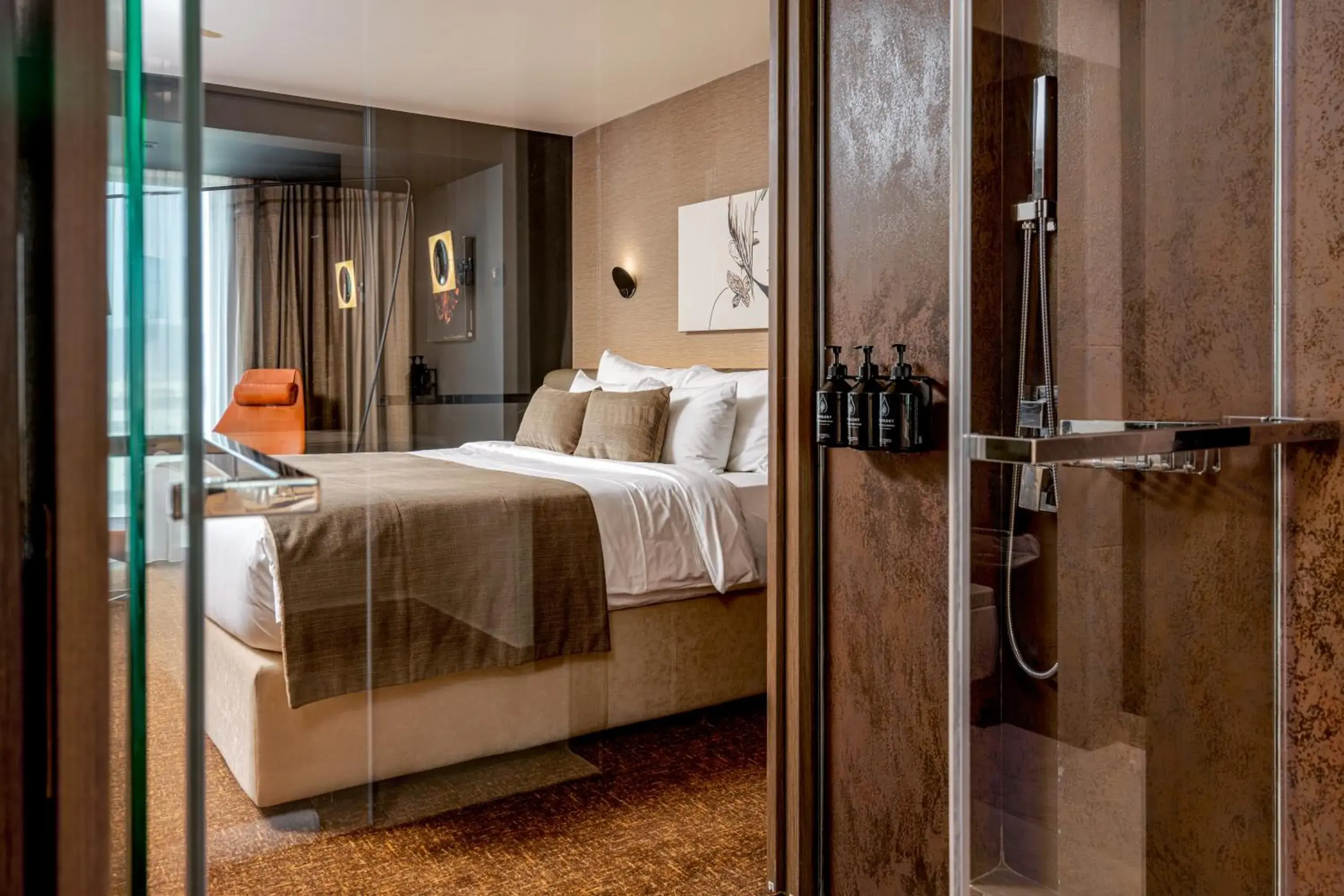 Business Double or Twin Room in Kronwell Brasov Hotel Business Double or Twin Room in Kronwell Brasov Hotel