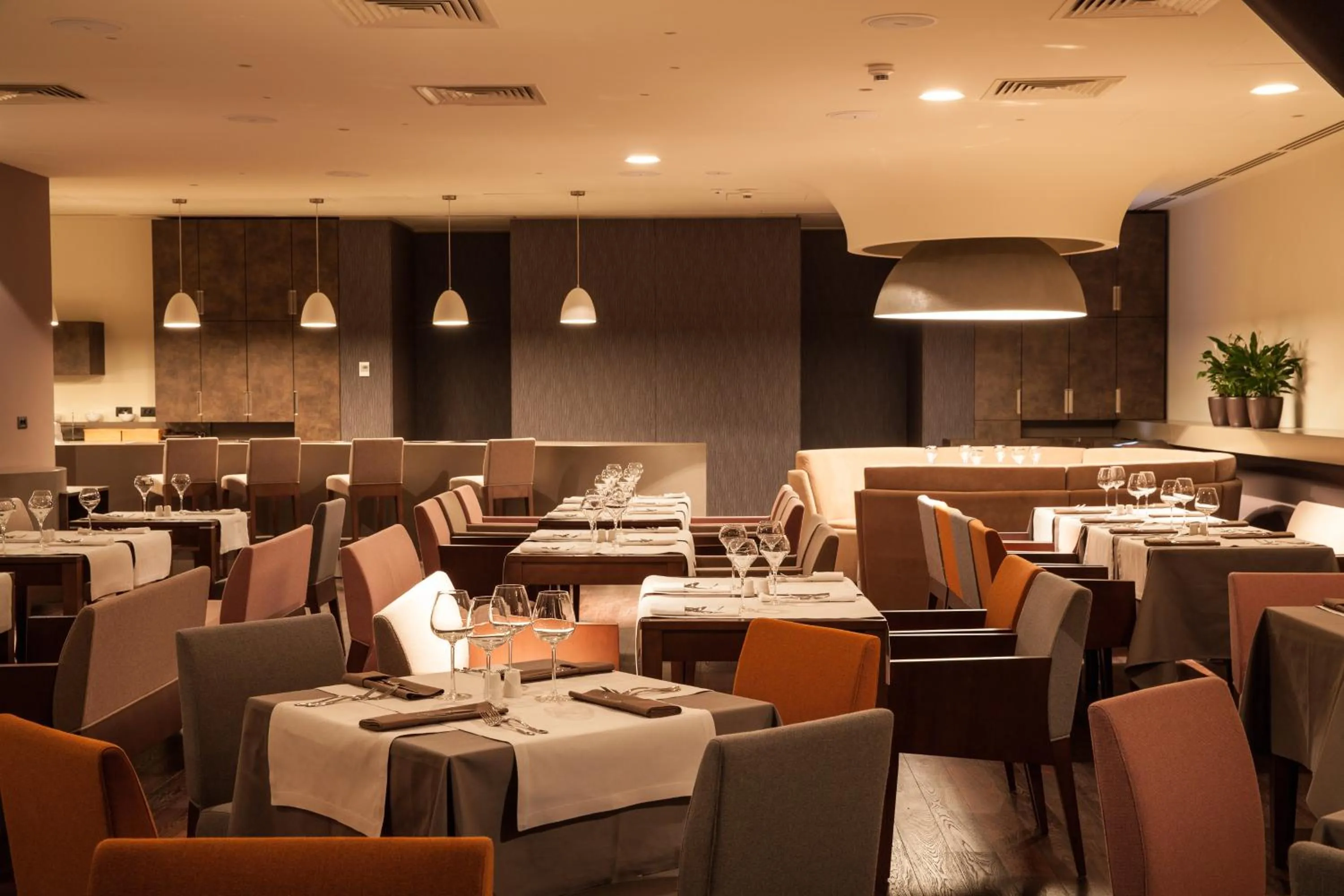 Restaurant/places to eat in Kronwell Brasov Hotel