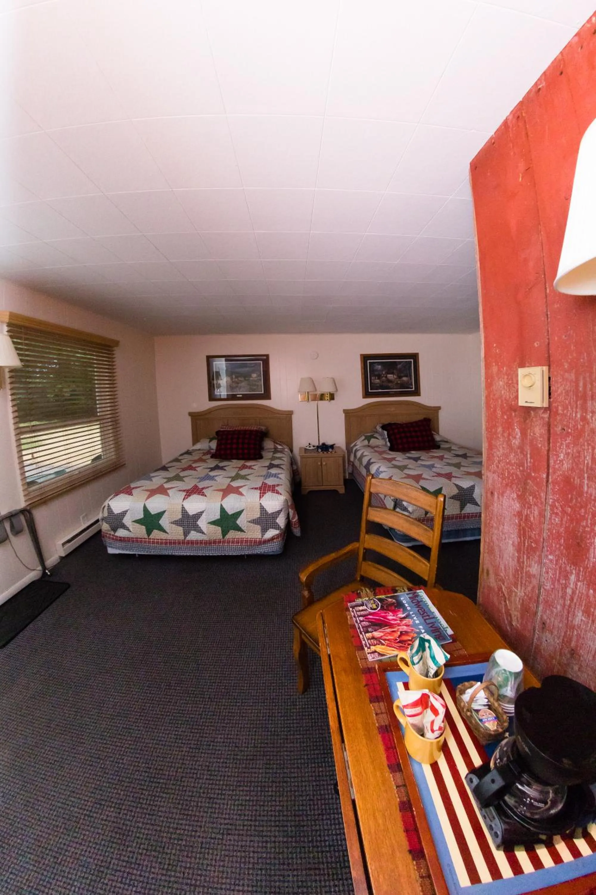 Coffee/tea facilities, Bed in Oak Park Inn