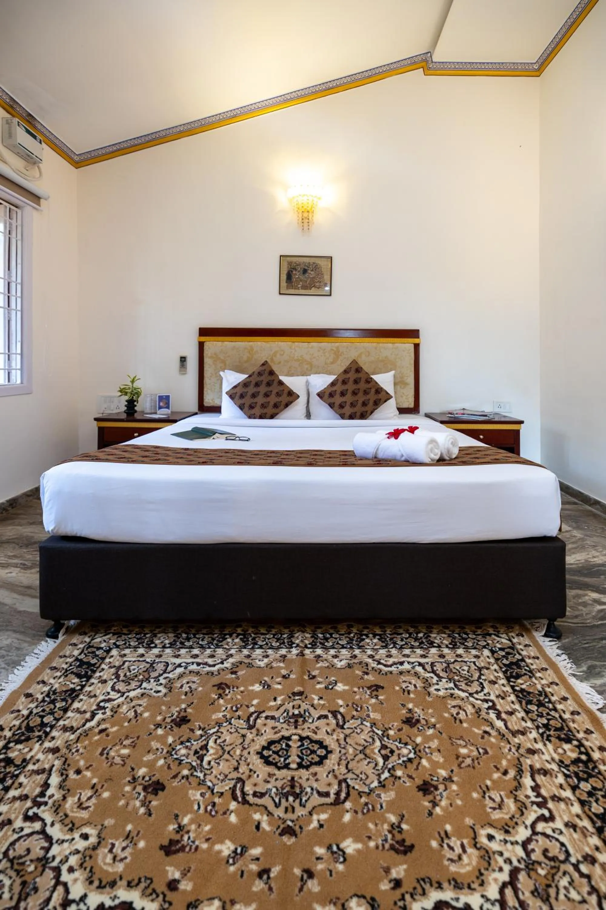 Bedroom, Bed in Vijayshree Resort, Hampi