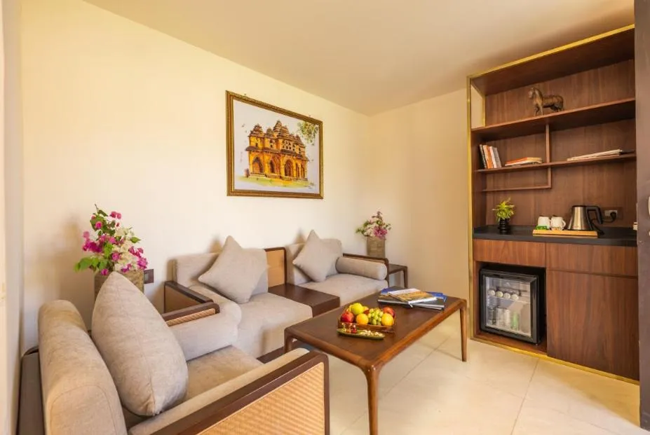Living room in Vijayshree Resort, Hampi