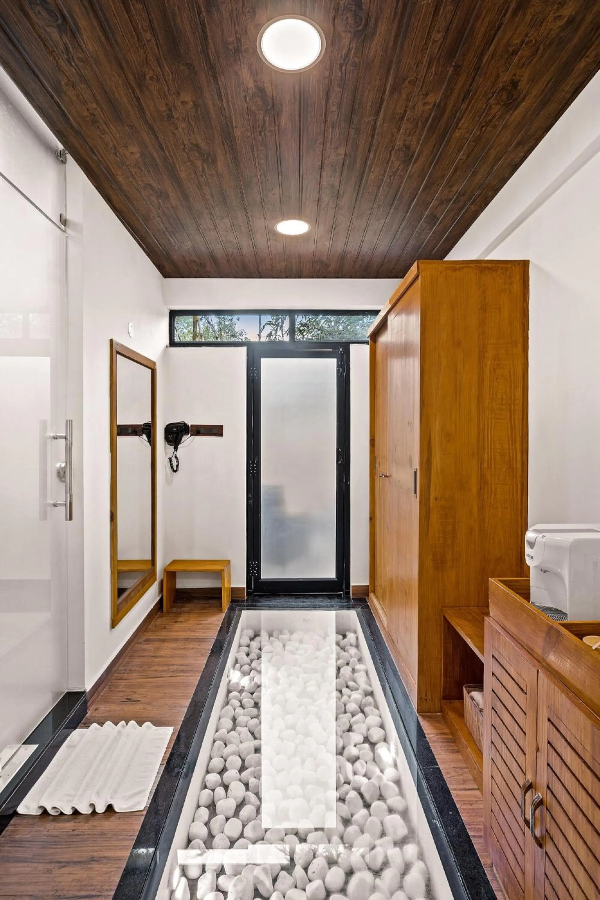 wardrobe in Vijayshree Resort, Hampi