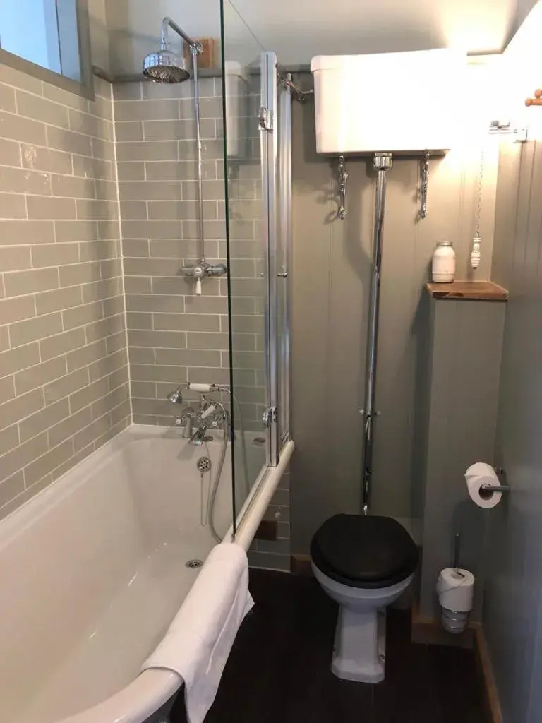 Superior Kingsize with En Suite Bath in The Black Horse Superior Kingsize with En Suite Bath in The Black Horse