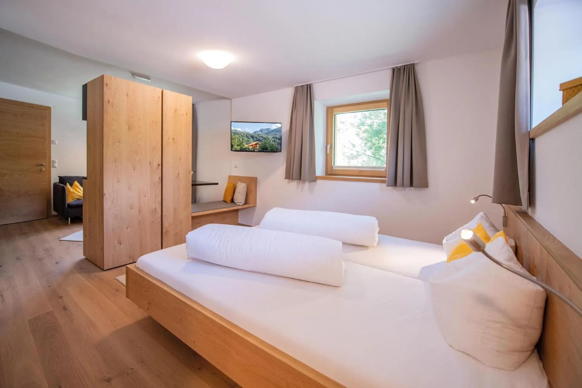 Bedroom, Bed in Hotel juenmi