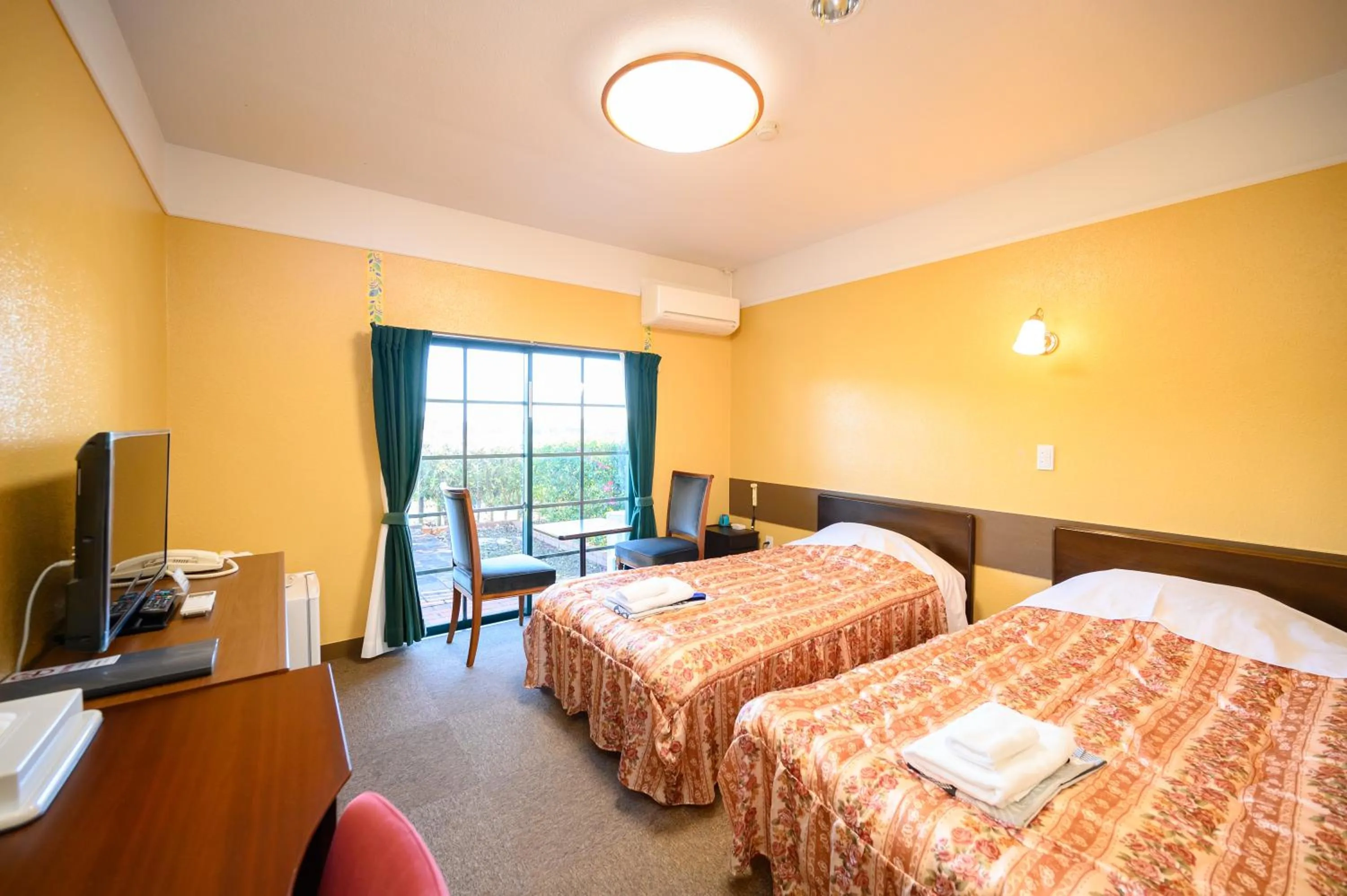 Photo of the whole room, Bed in Kashikojima Hotel Bay Garden