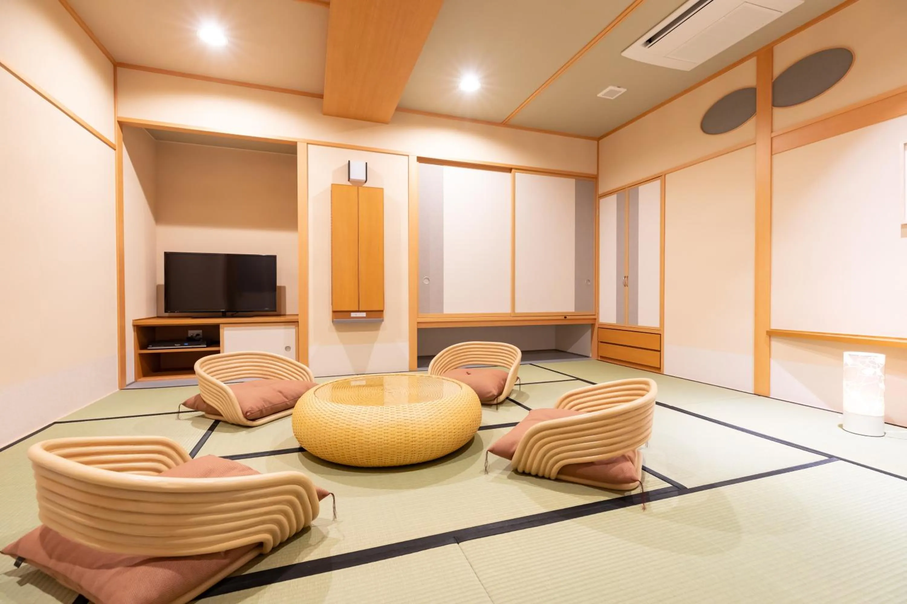 Living room in Kaike Yugetsu
