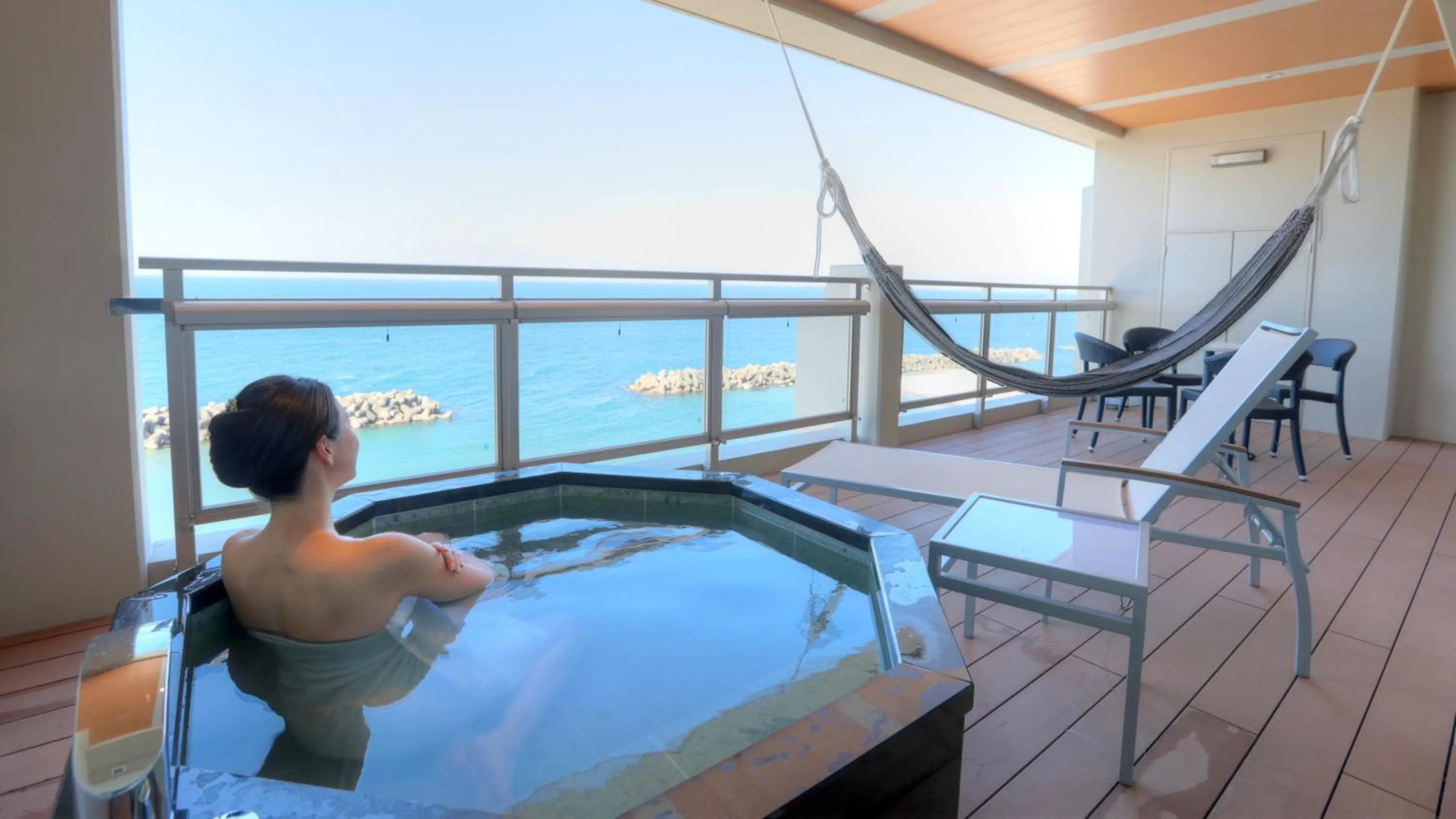 People in Kaike Yugetsu