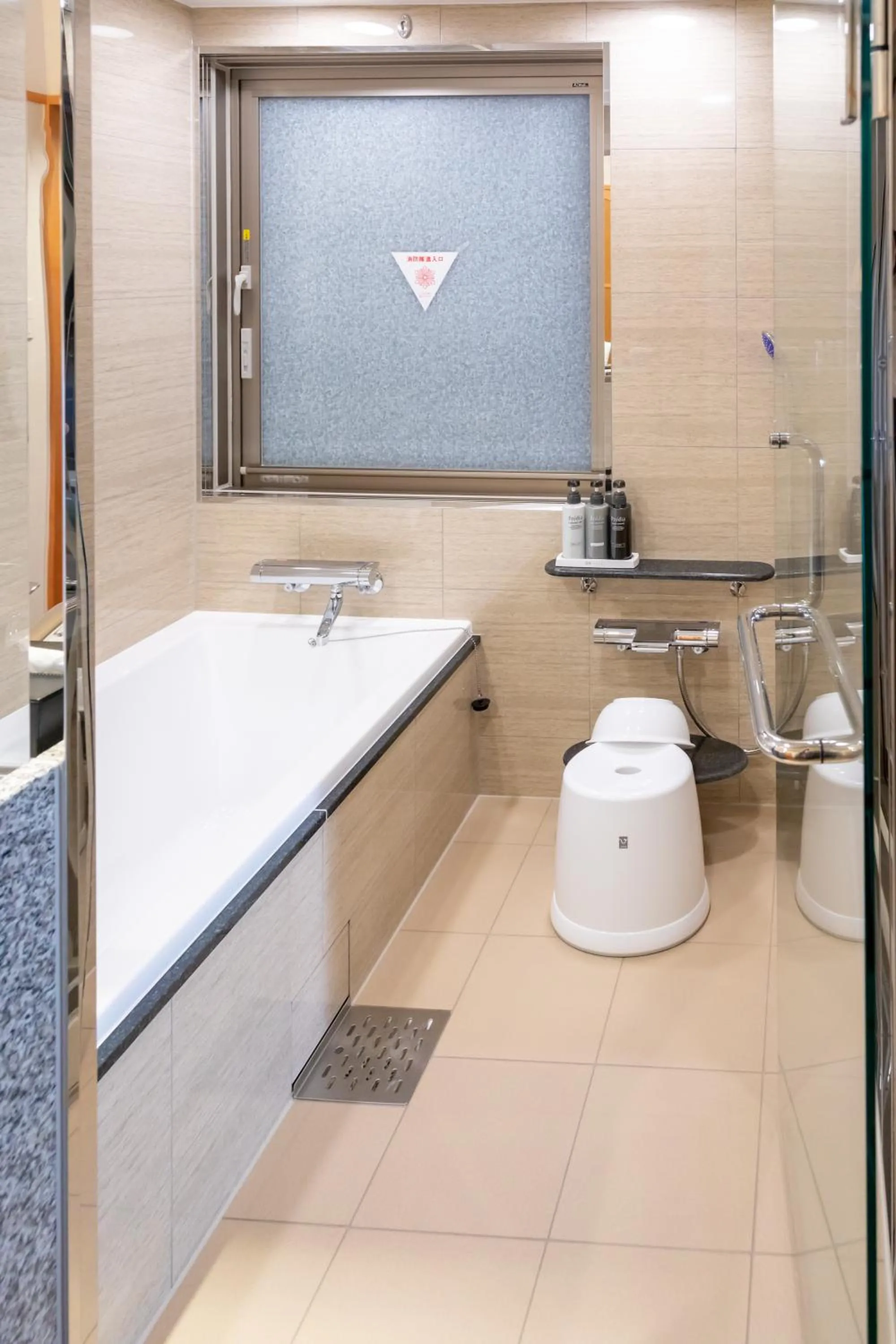 Shower in Kaike Yugetsu