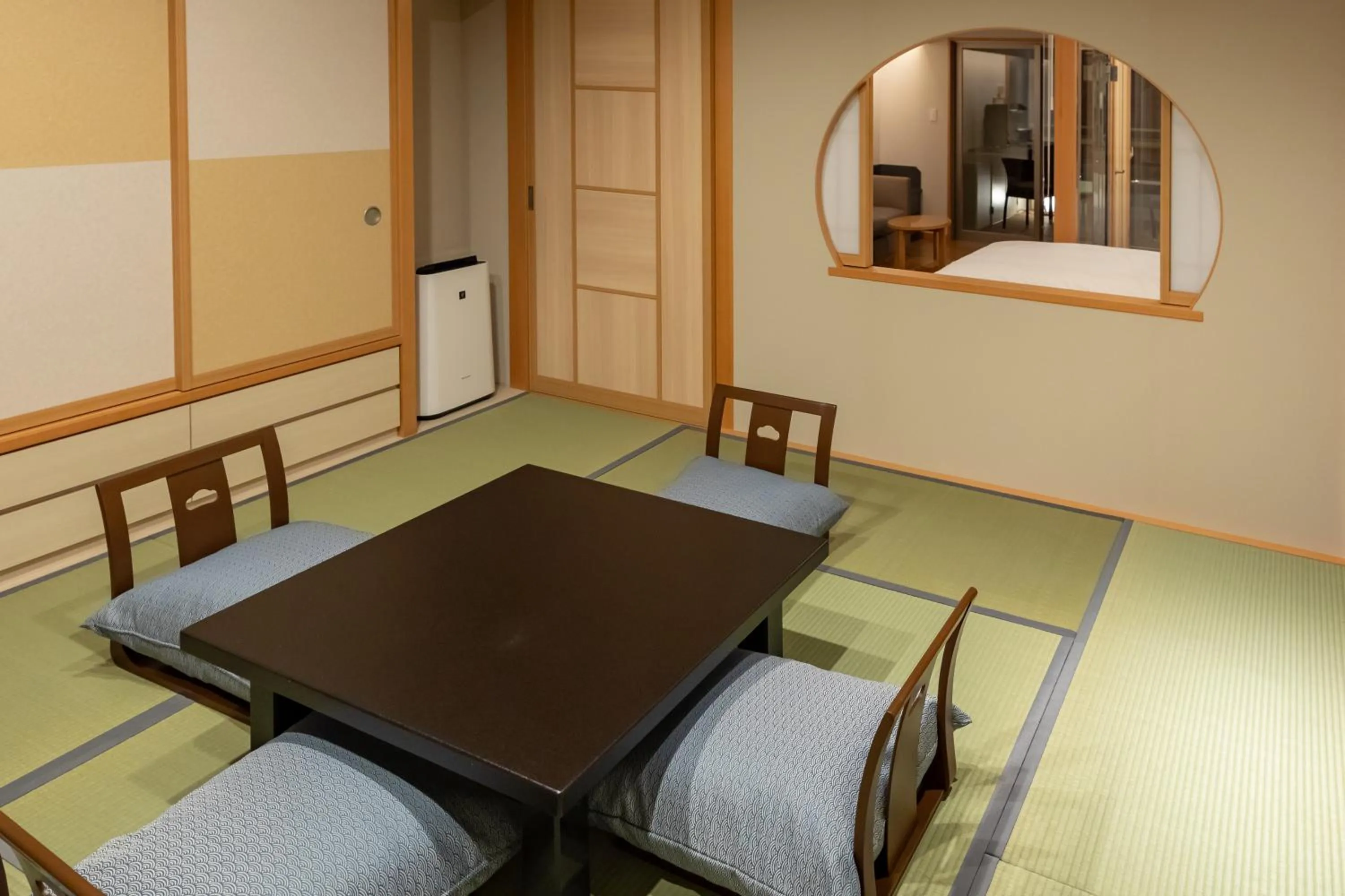 Photo of the whole room in Kaike Yugetsu