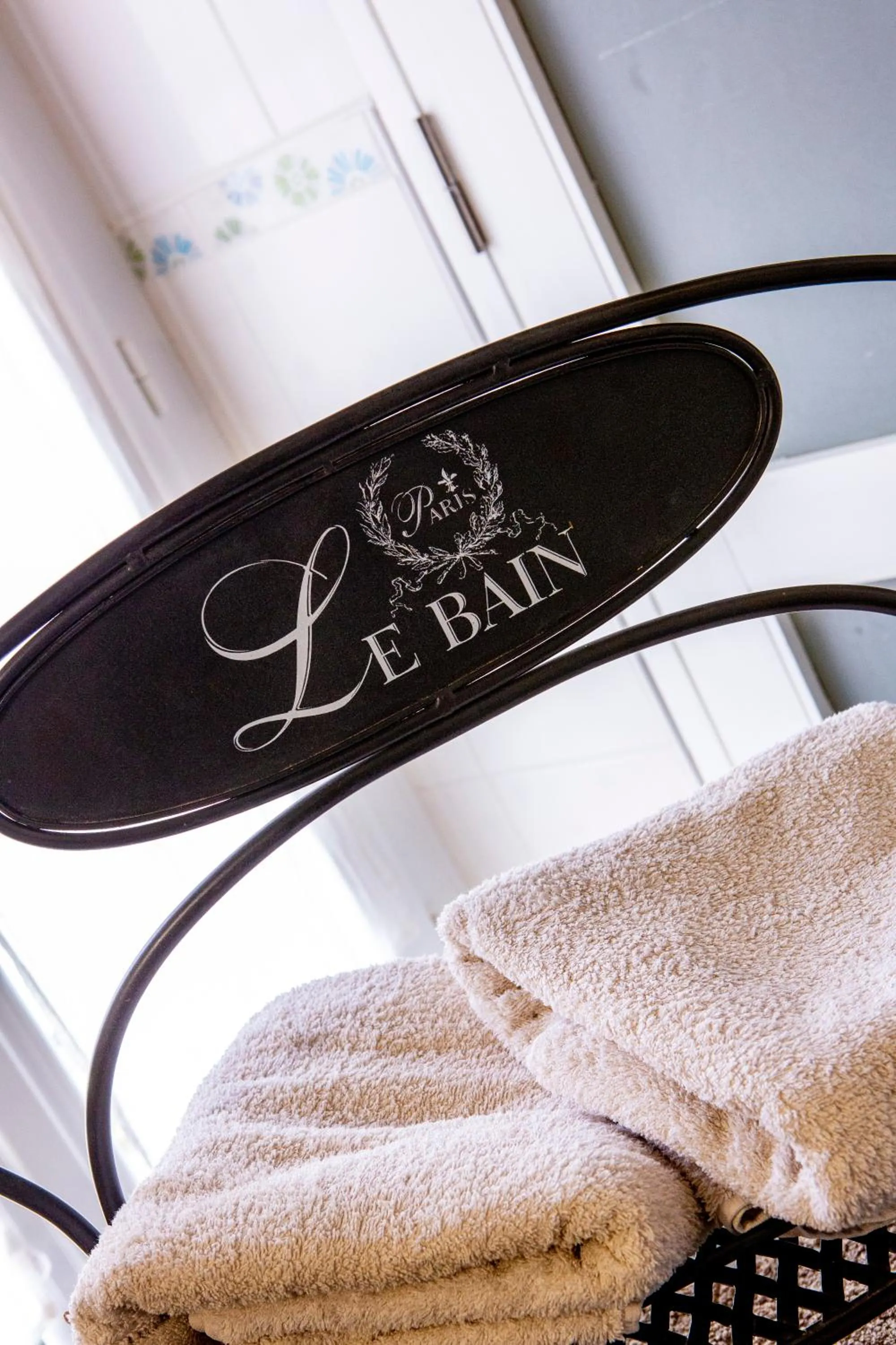 Decorative detail in Le Moulin de Rudelle