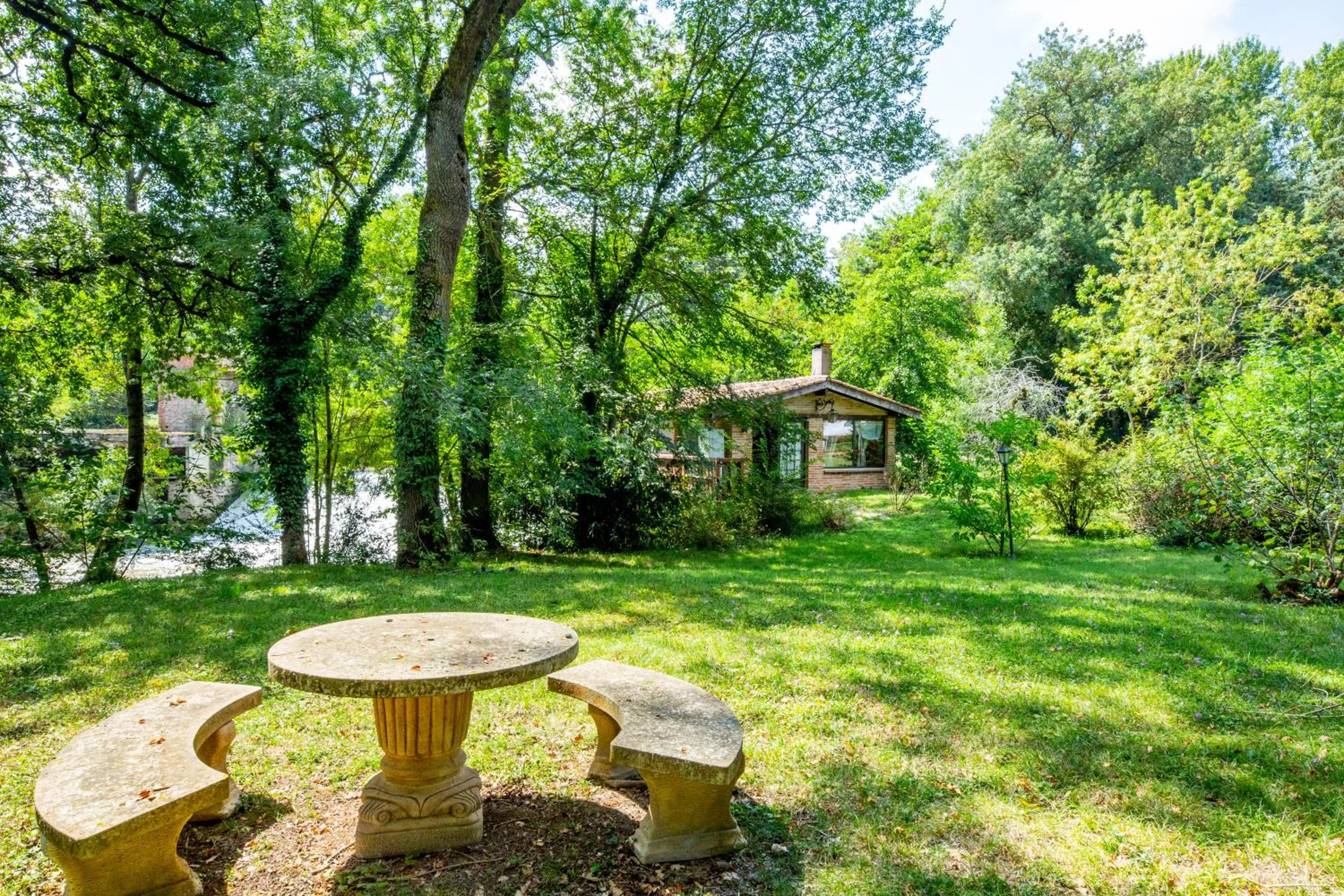 Garden in Le Moulin de Rudelle