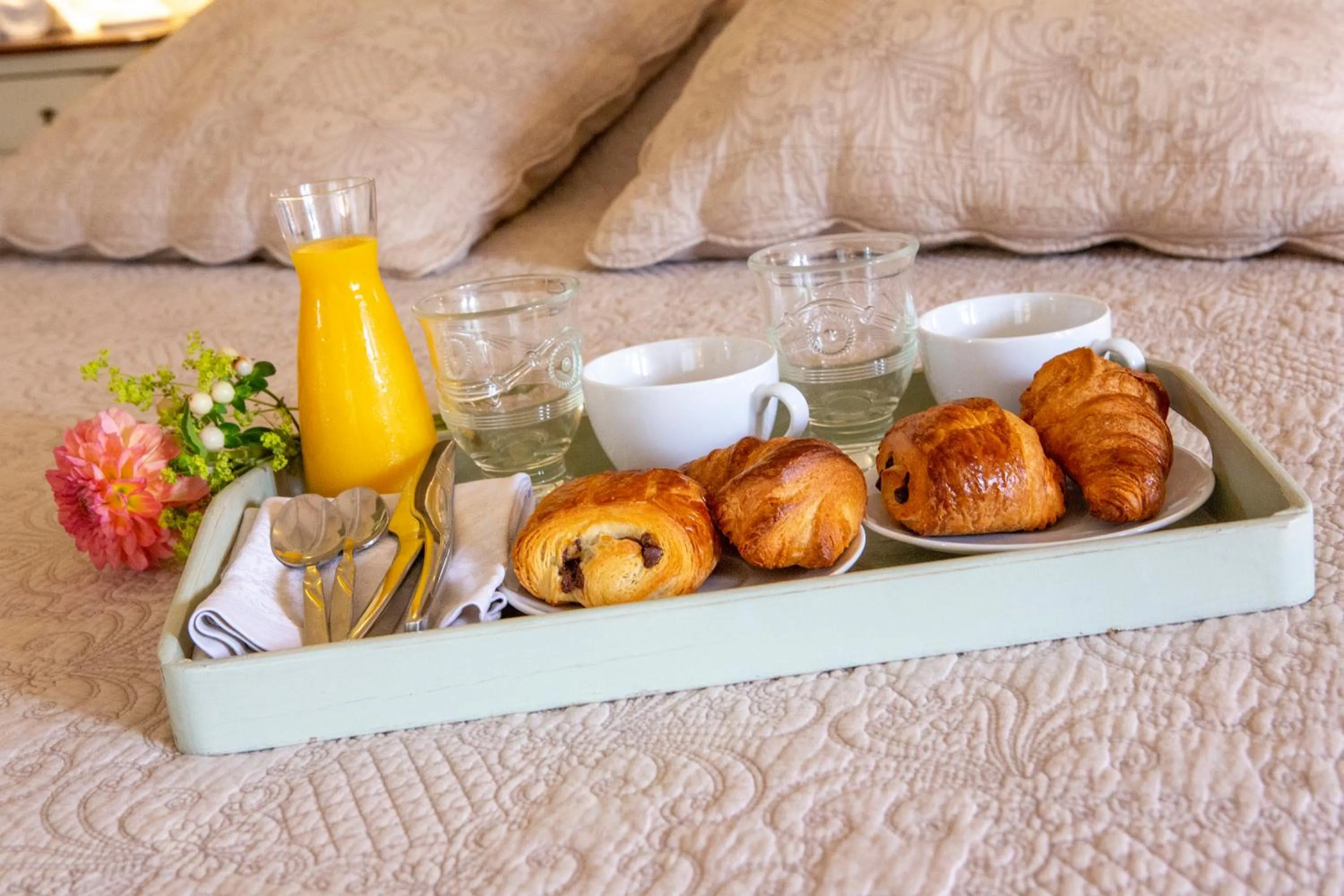 Breakfast in Le Moulin de Rudelle