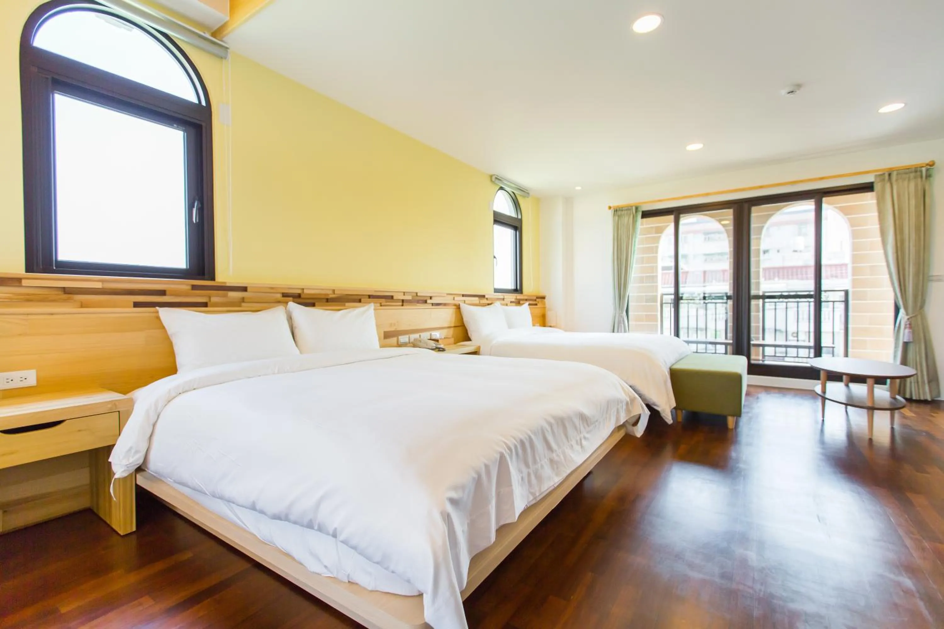 Bed in Post-mountain view