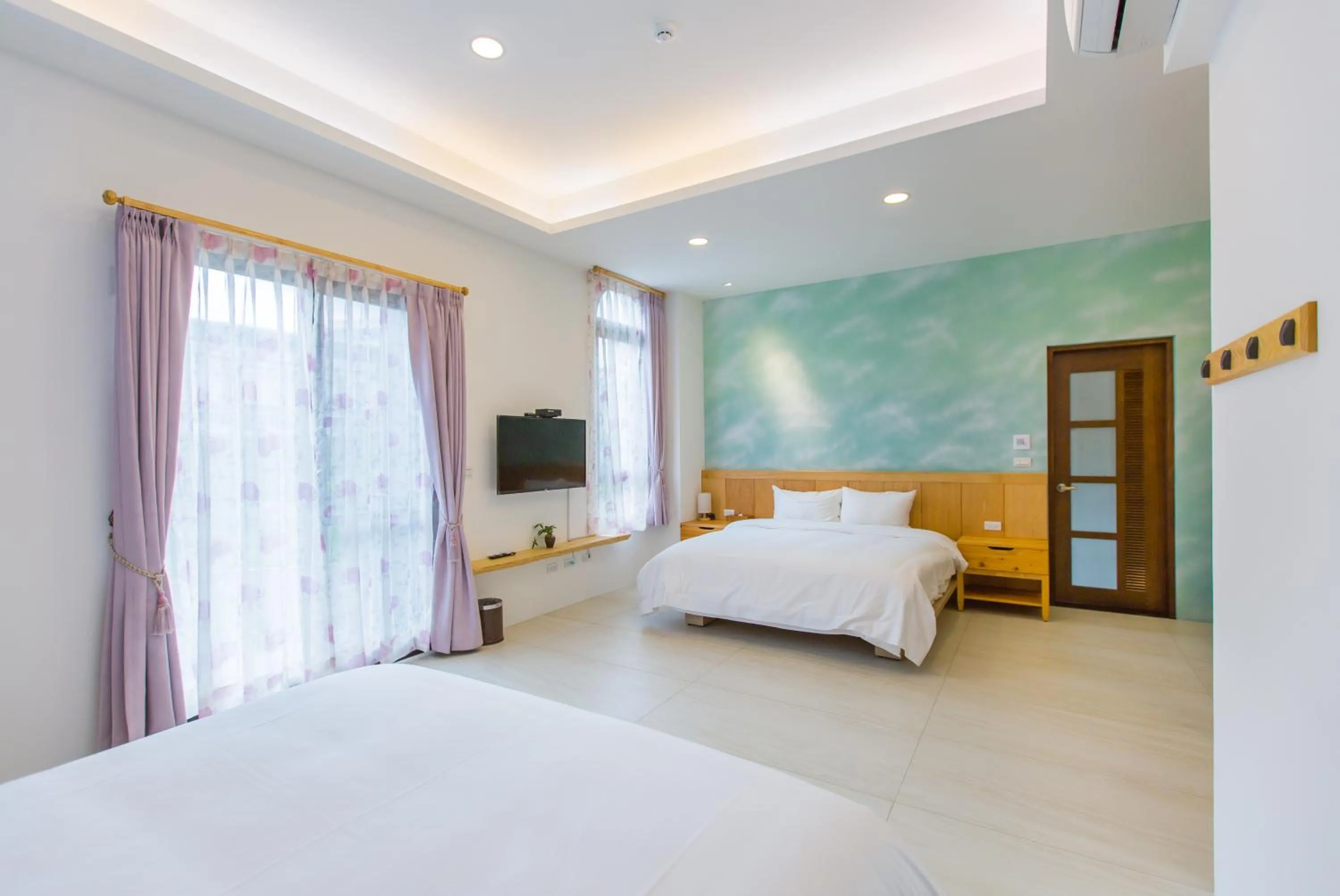 Bed in Post-mountain view