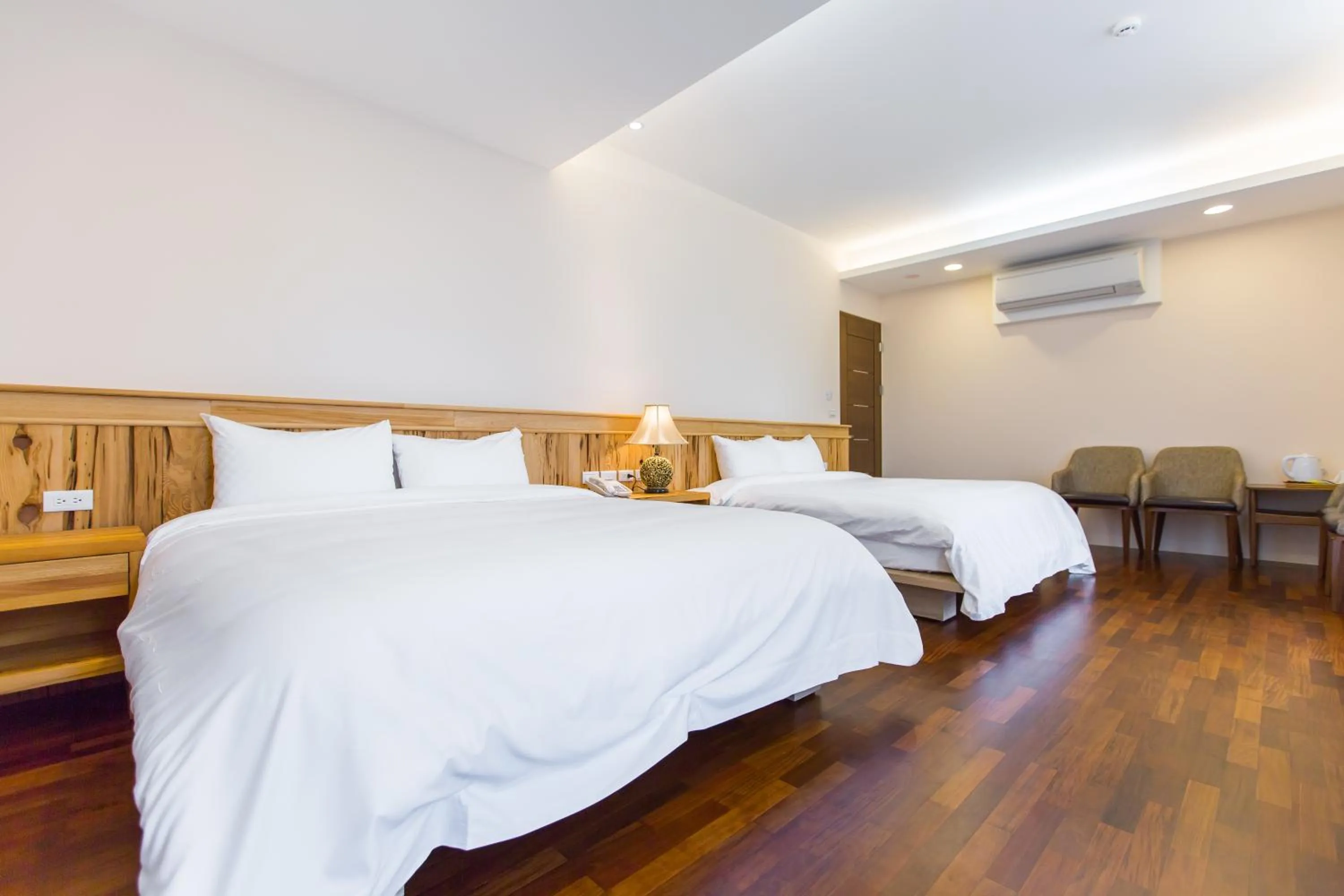 Bed in Post-mountain view