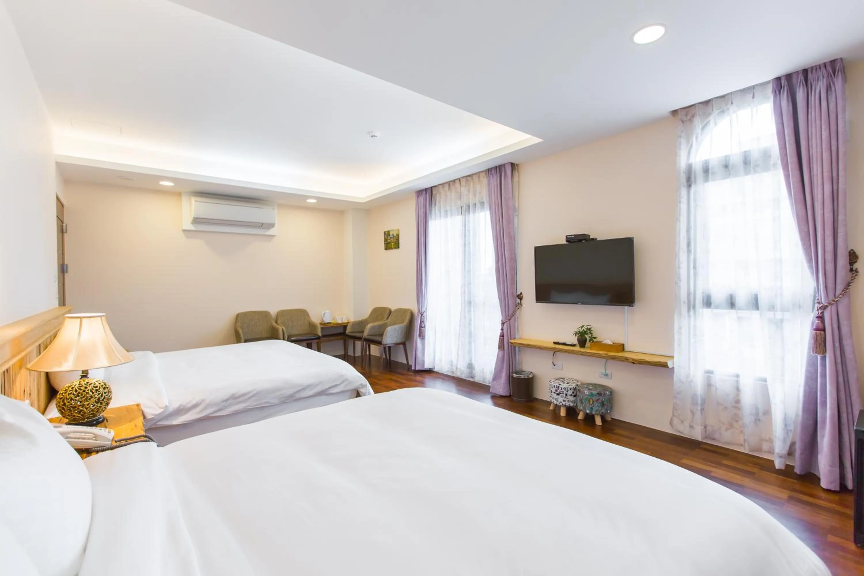 Bed in Post-mountain view