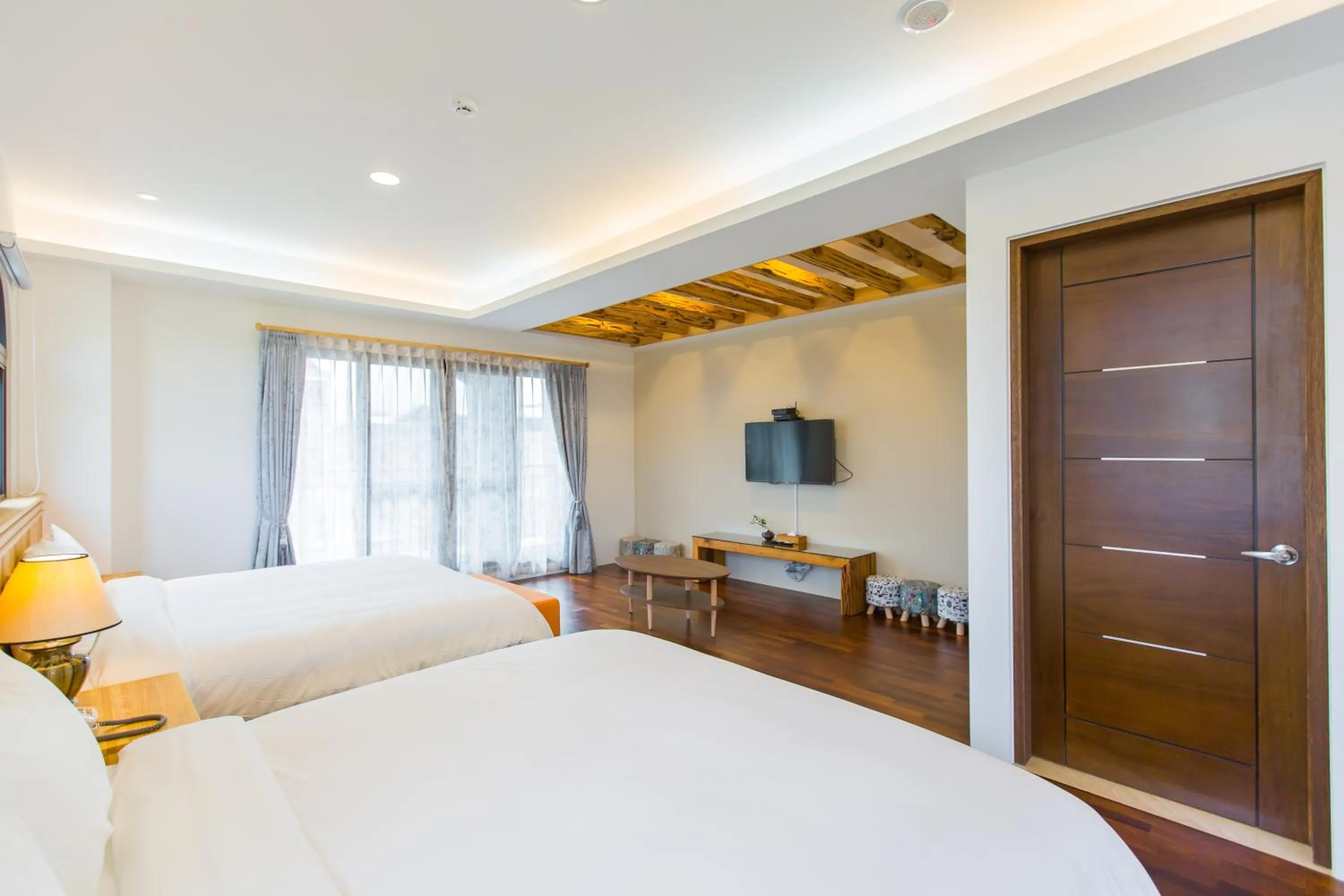 Bed in Post-mountain view