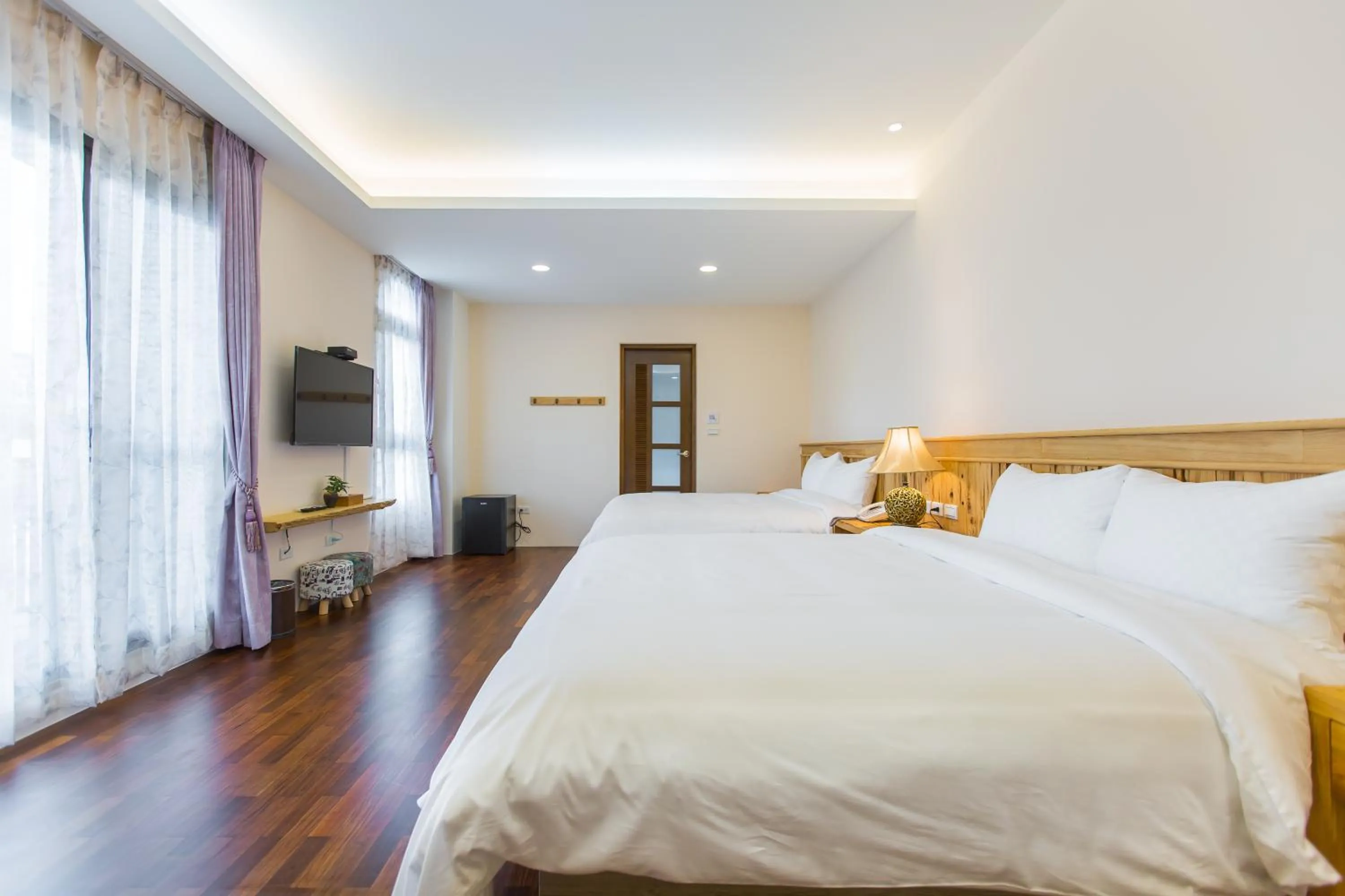 Bed in Post-mountain view