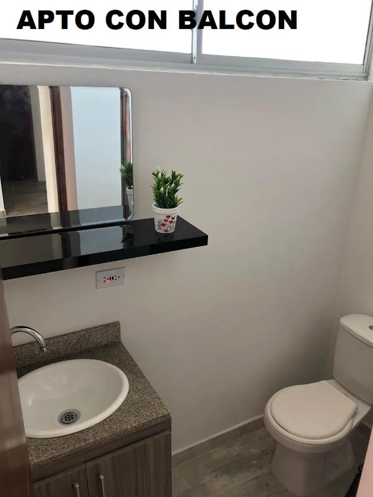 Bathroom in Apartamentos View, calle del Malecón frente al lago