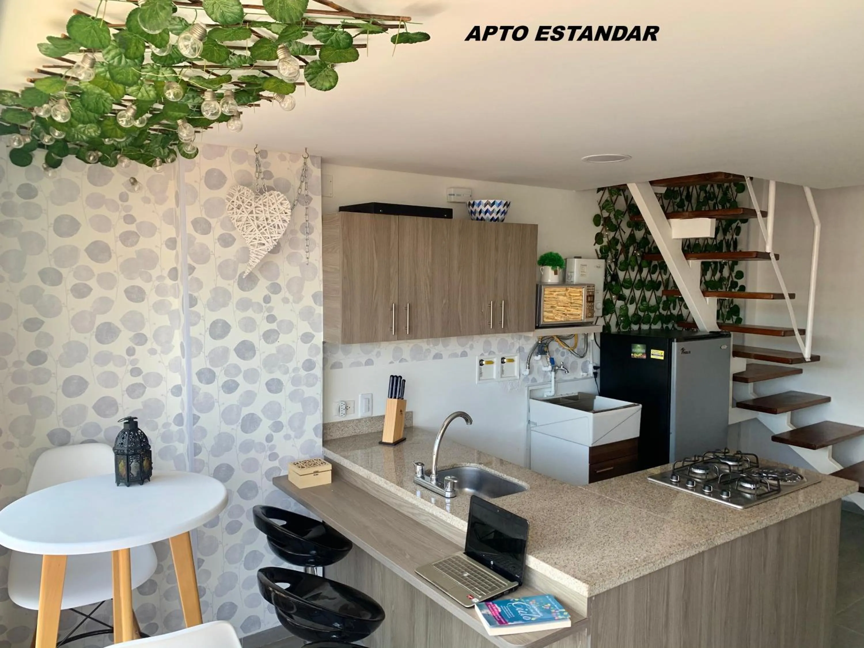 Kitchen or kitchenette in Apartamentos View, calle del Malecón frente al lago