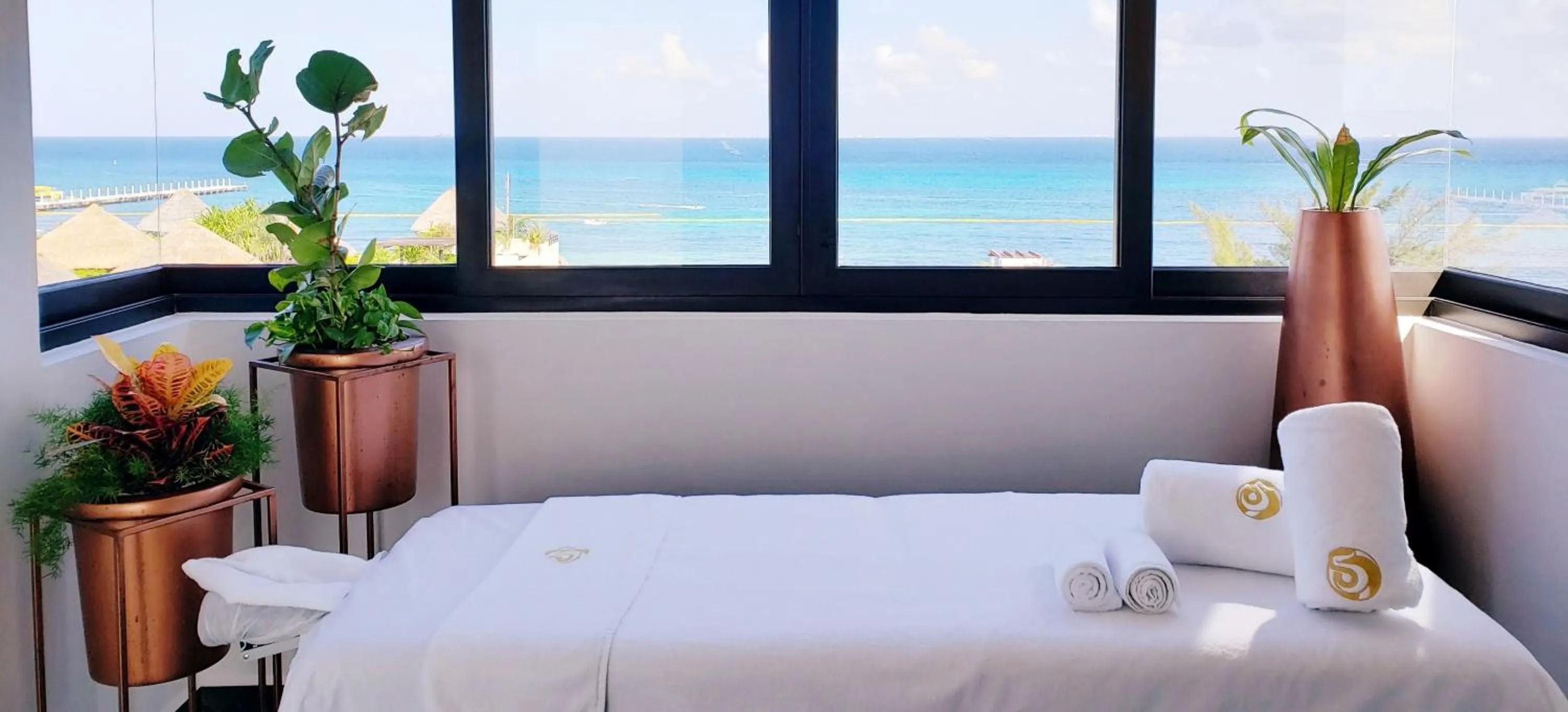 Massage, Bed in Singular Joy Downtown Residences