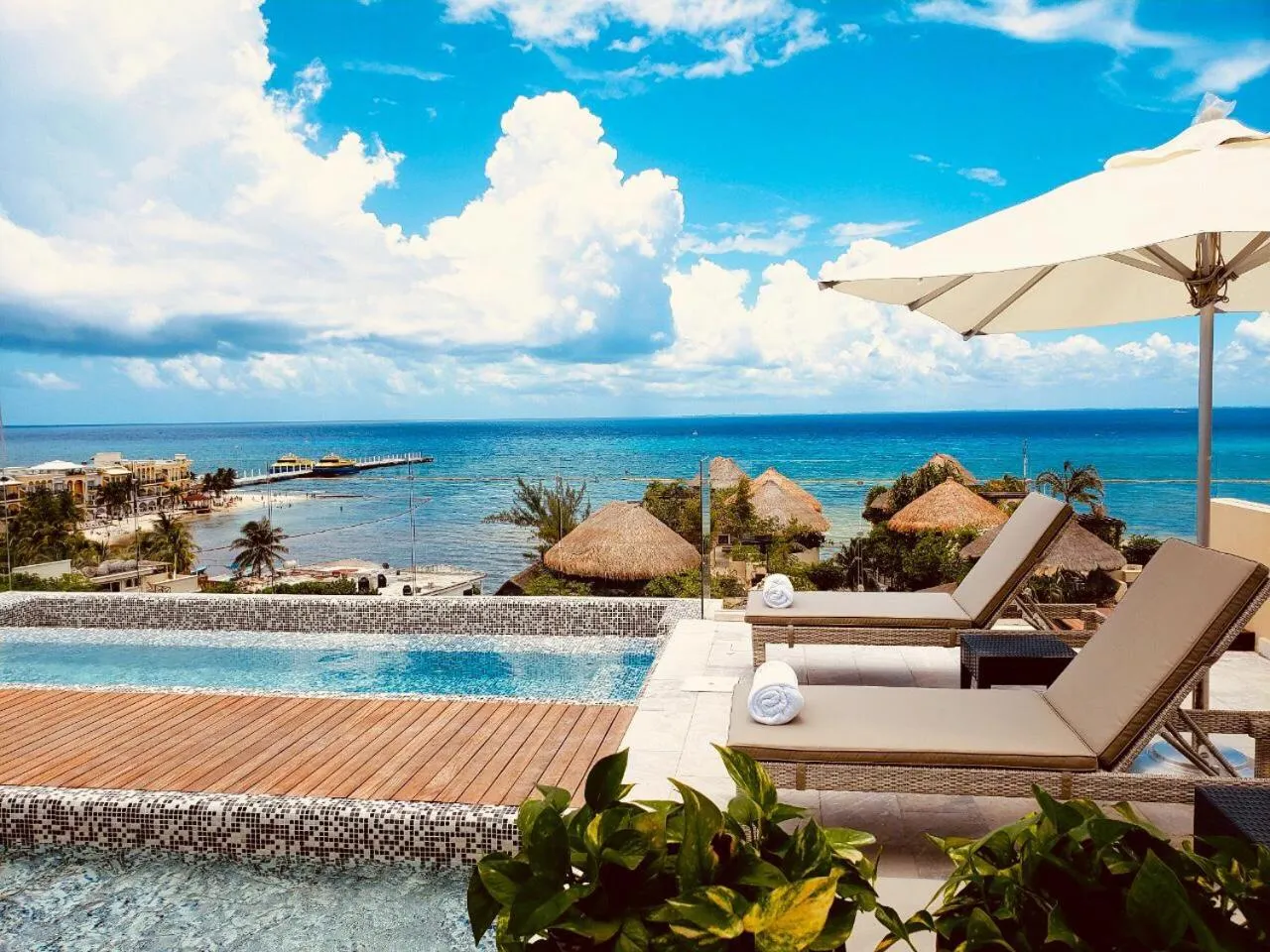 Pool view in Singular Joy Downtown Residences