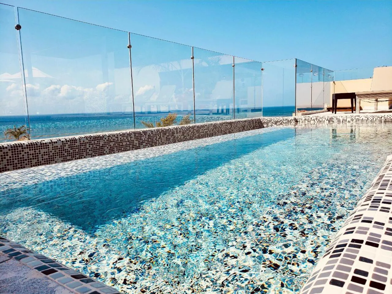 Swimming pool in Singular Joy Downtown Residences