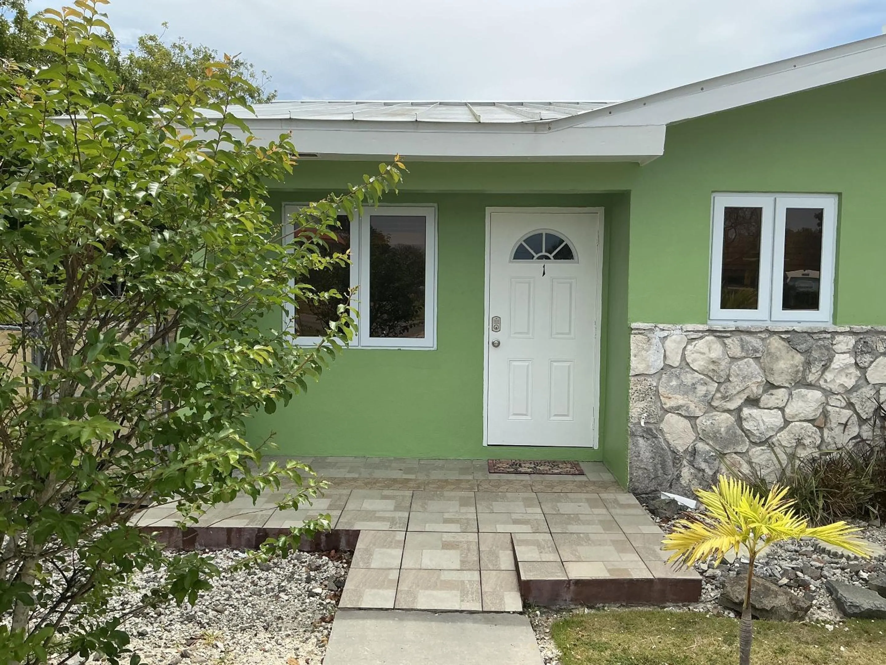 Property building in Jubilee Gardens Freeport