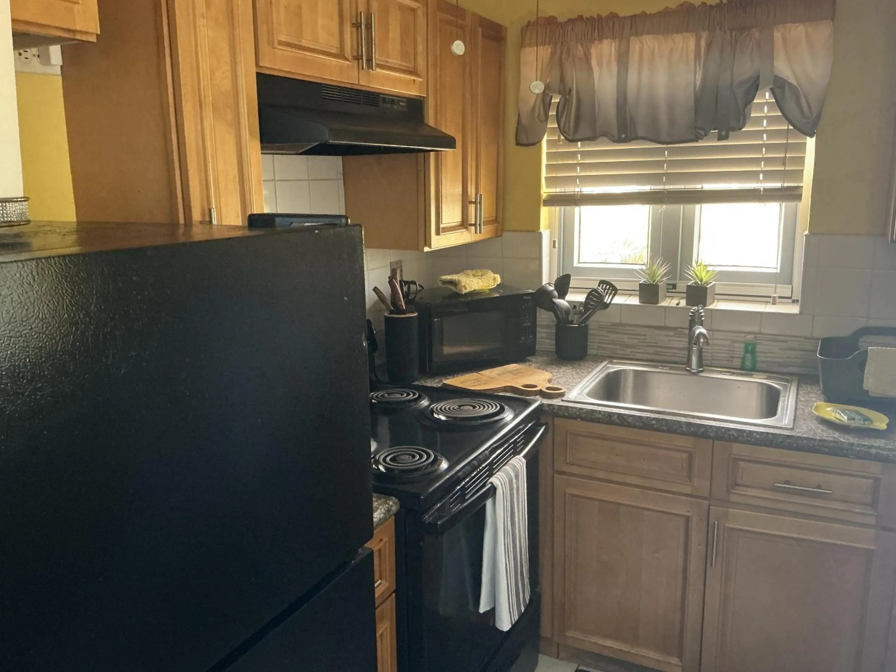Kitchen or kitchenette in Jubilee Gardens Freeport