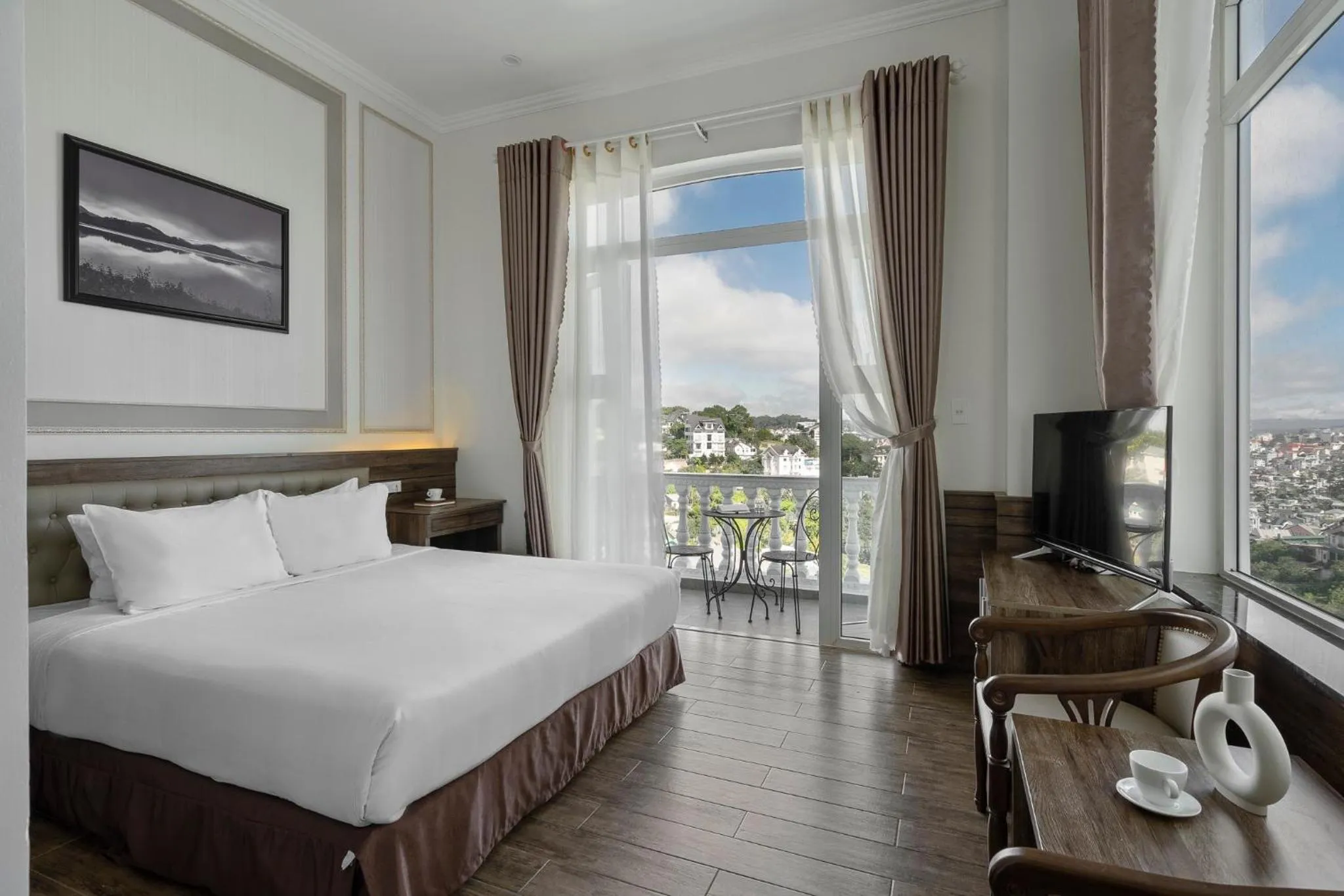 Bed in New Life Hotel - Da Lat