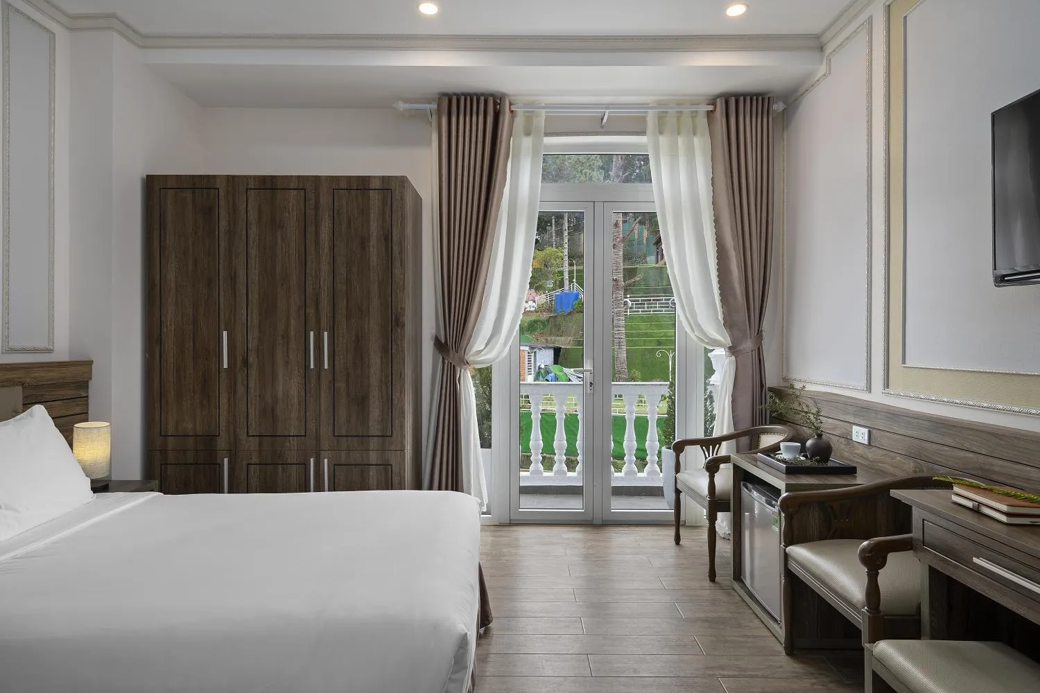 Bed in New Life Hotel - Da Lat