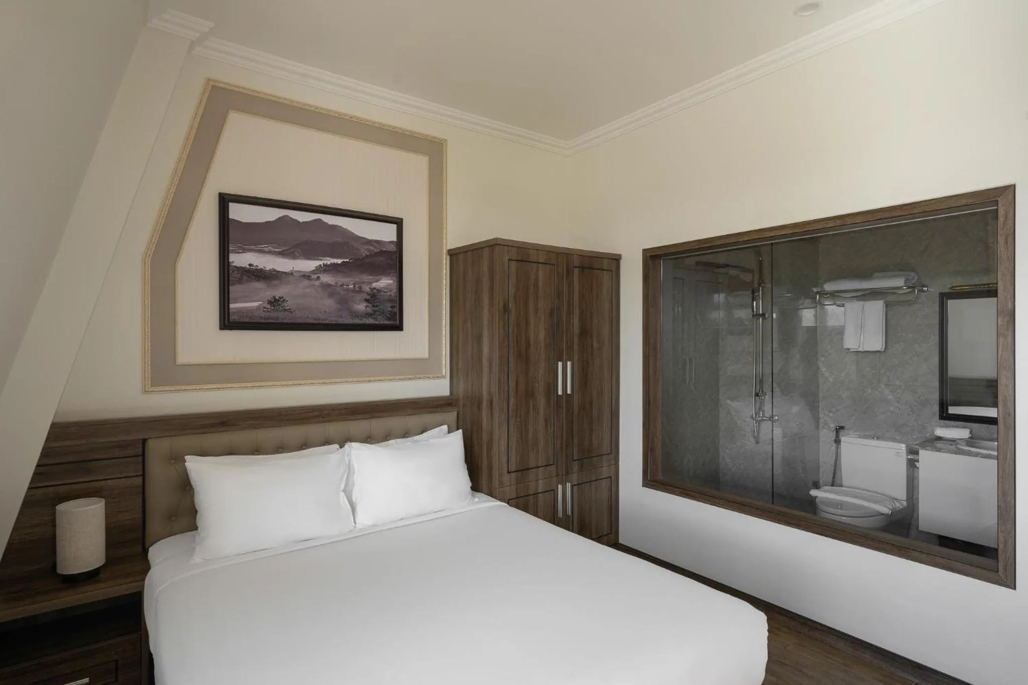 Bed in New Life Hotel - Da Lat
