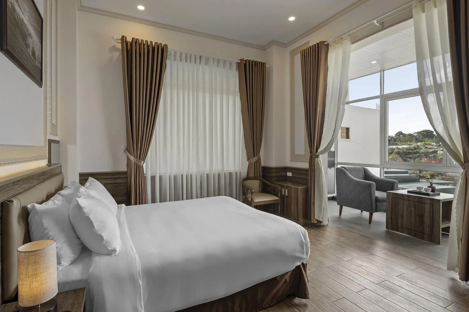 Photo of the whole room, Bed in New Life Hotel - Da Lat