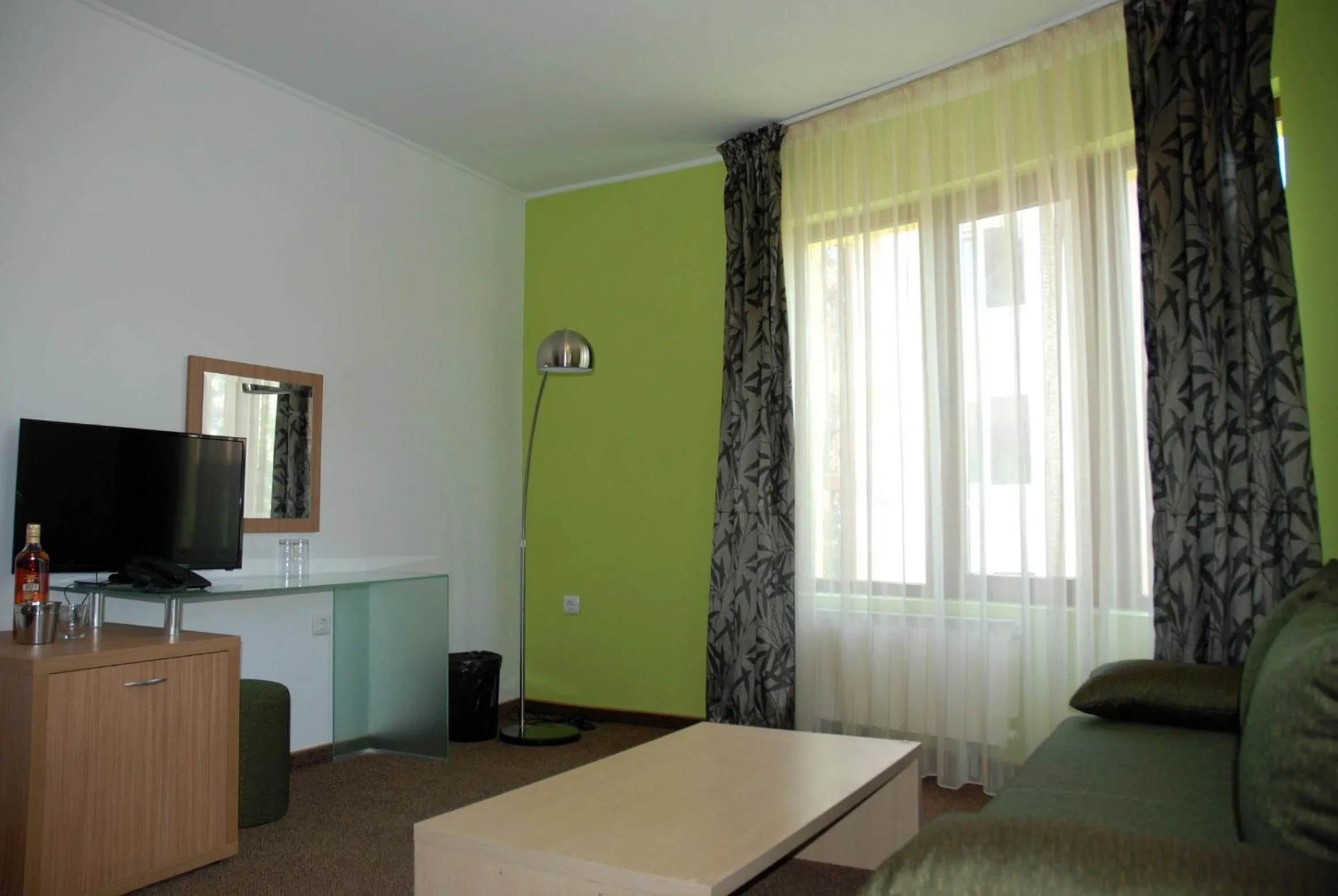 Shower, Bed in Green Hisar Hotel Family