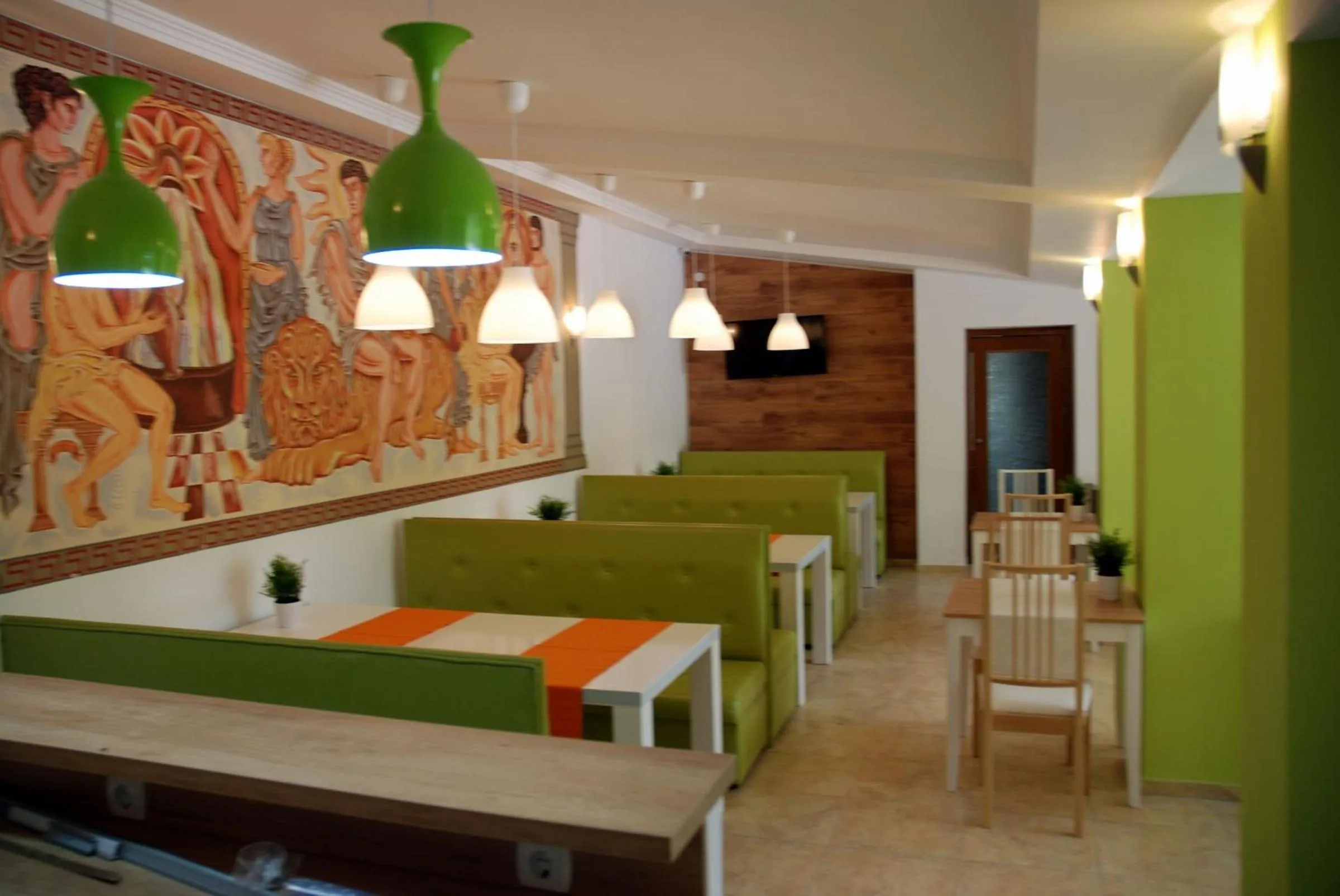 Restaurant/places to eat in Green Hisar Hotel Family