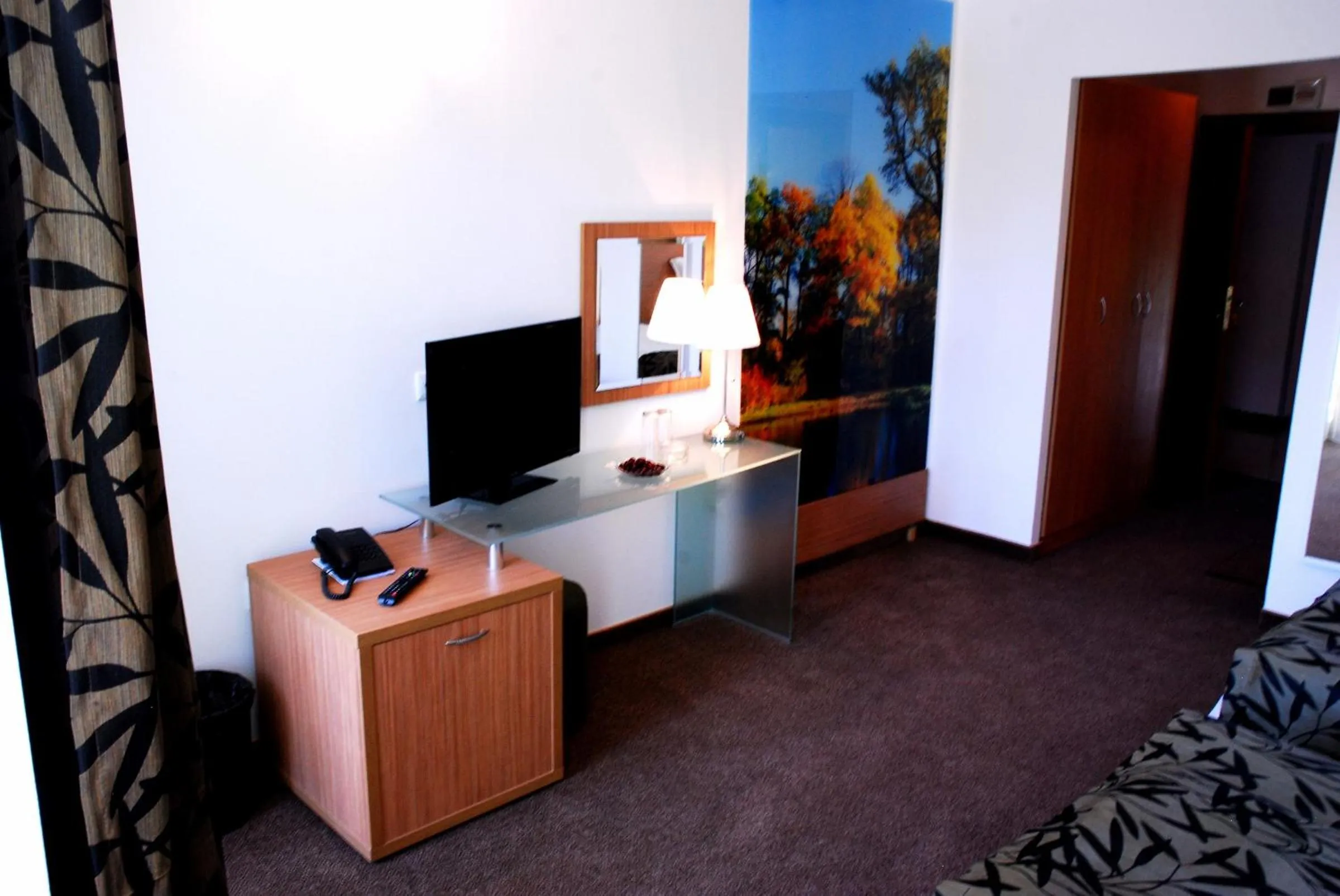 Decorative detail, Bed in Green Hisar Hotel Family