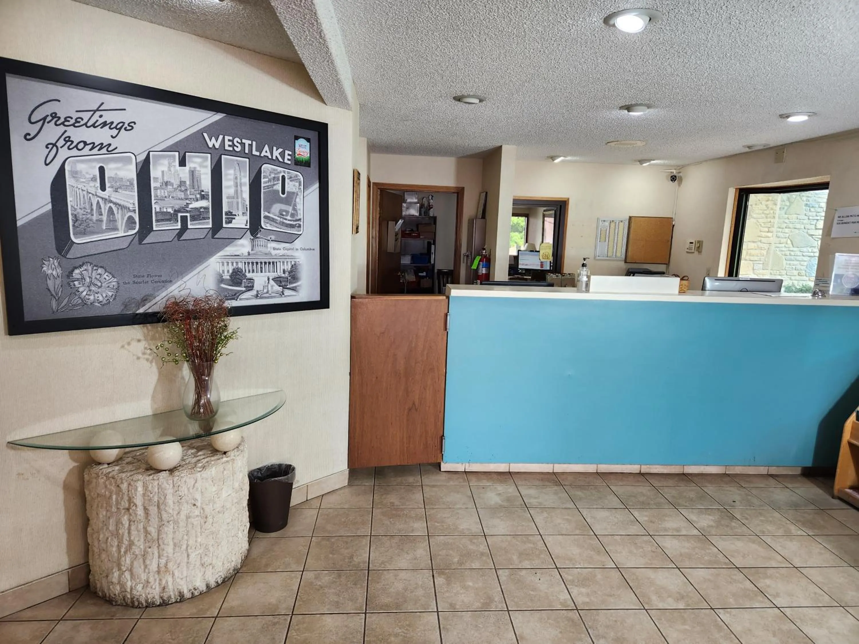 Lobby or reception in WestSpring Inn - Westlake Cleveland