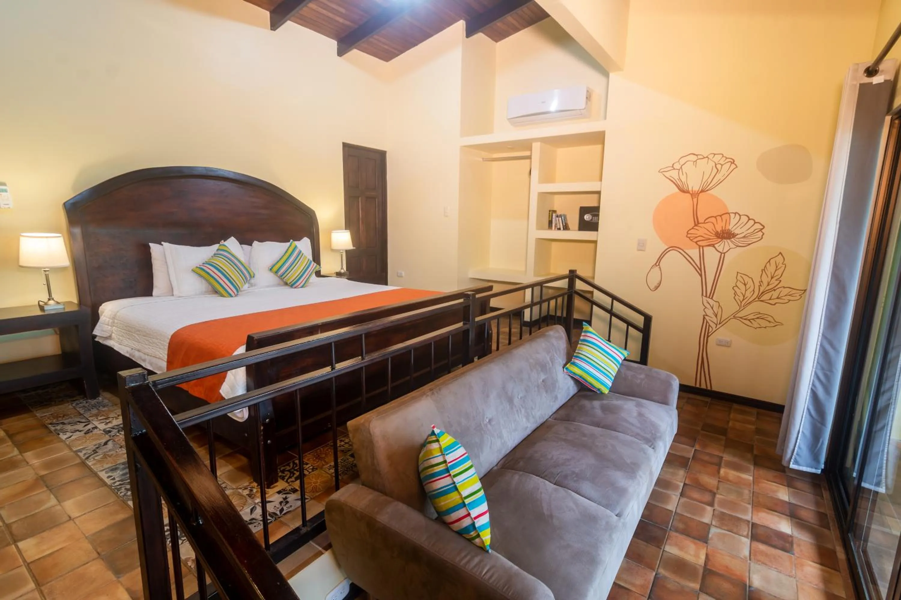 Photo of the whole room, Bed in Rinconcito Lodge
