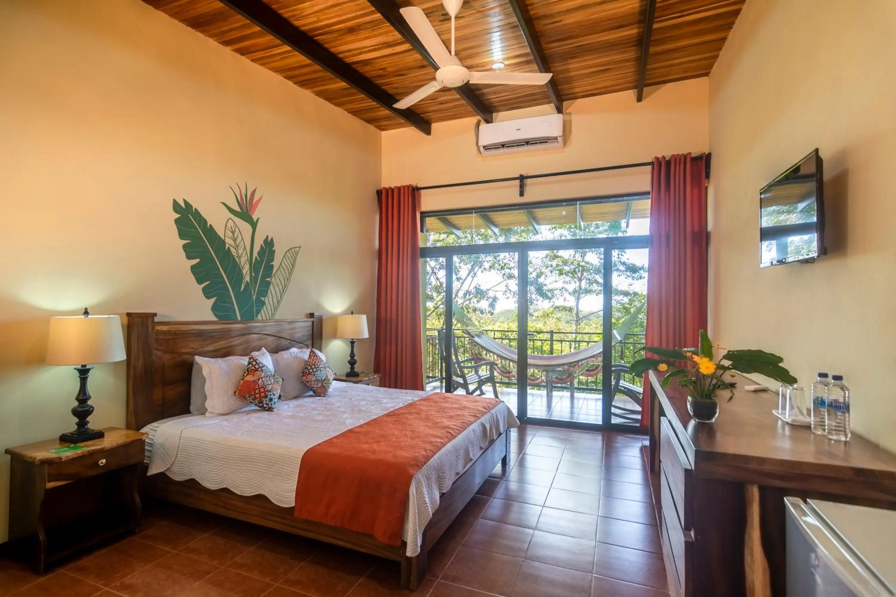 View (from property/room), Bed in Rinconcito Lodge