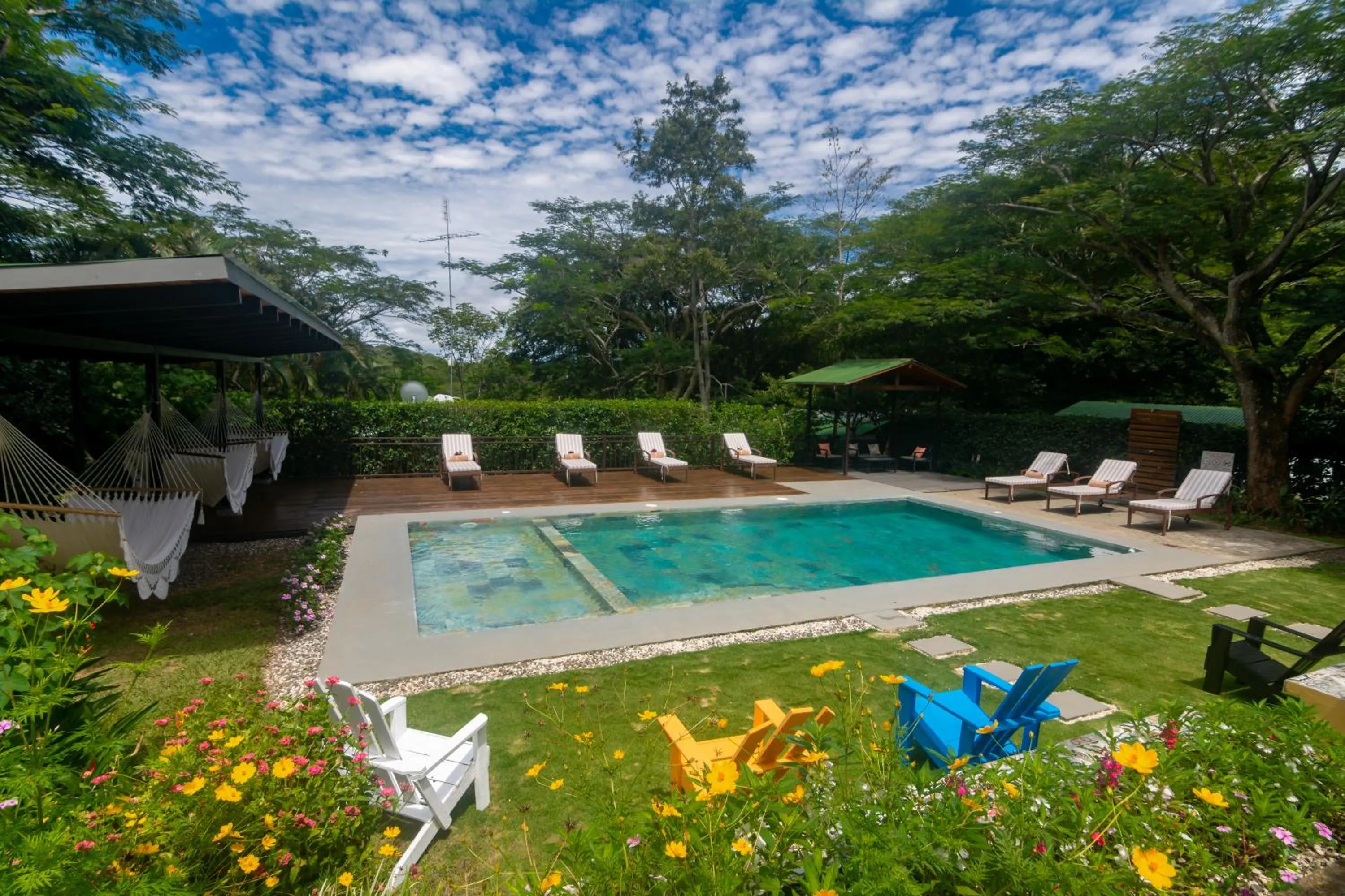 Pool view in Rinconcito Lodge