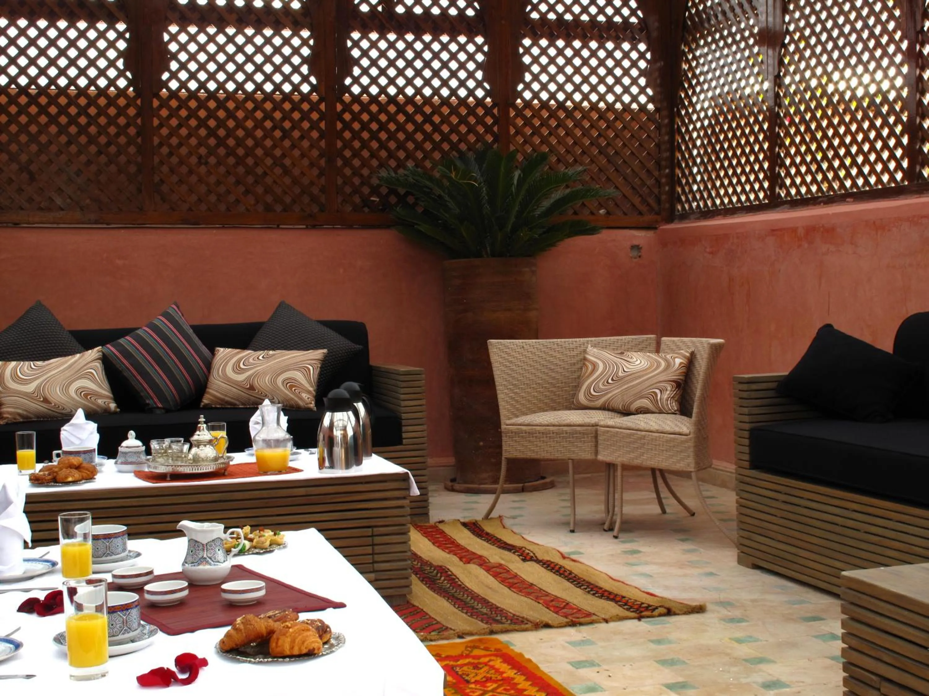 Balcony/Terrace in Riad Le Perroquet Bleu Suites & Spa